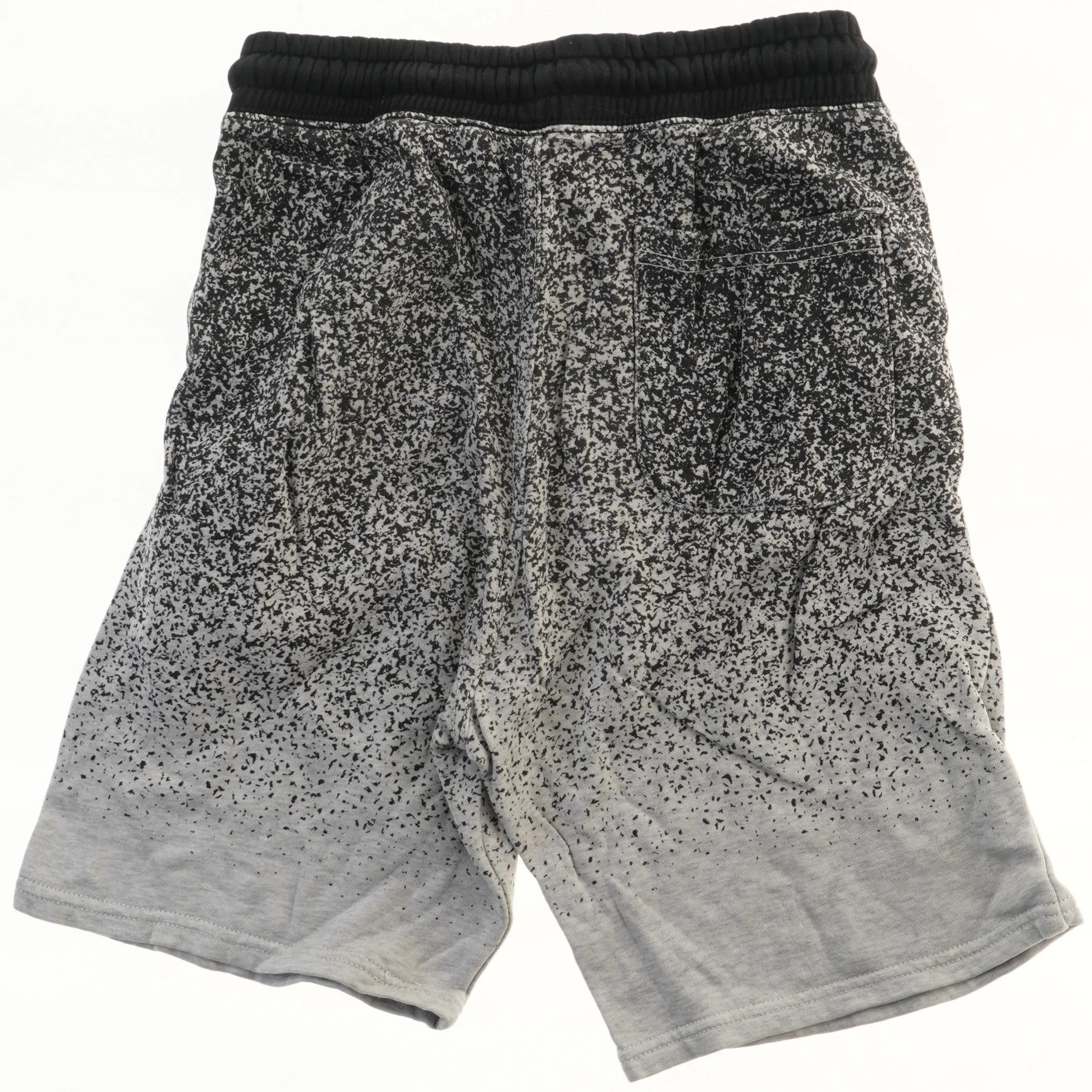 Mønstrede shorts fra H&M (str. 146)