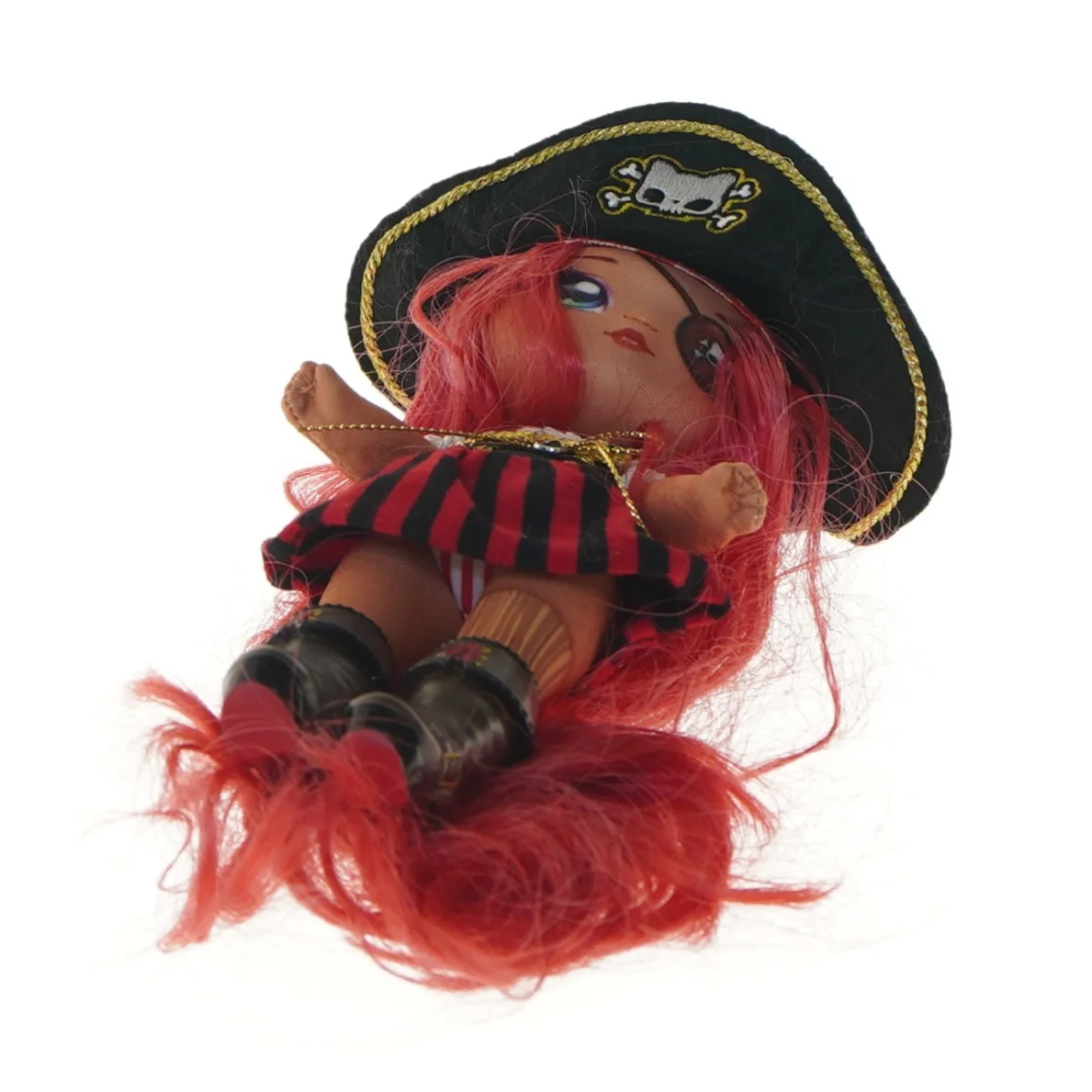 Piratdukke med rødt hår (str. 18 cm)