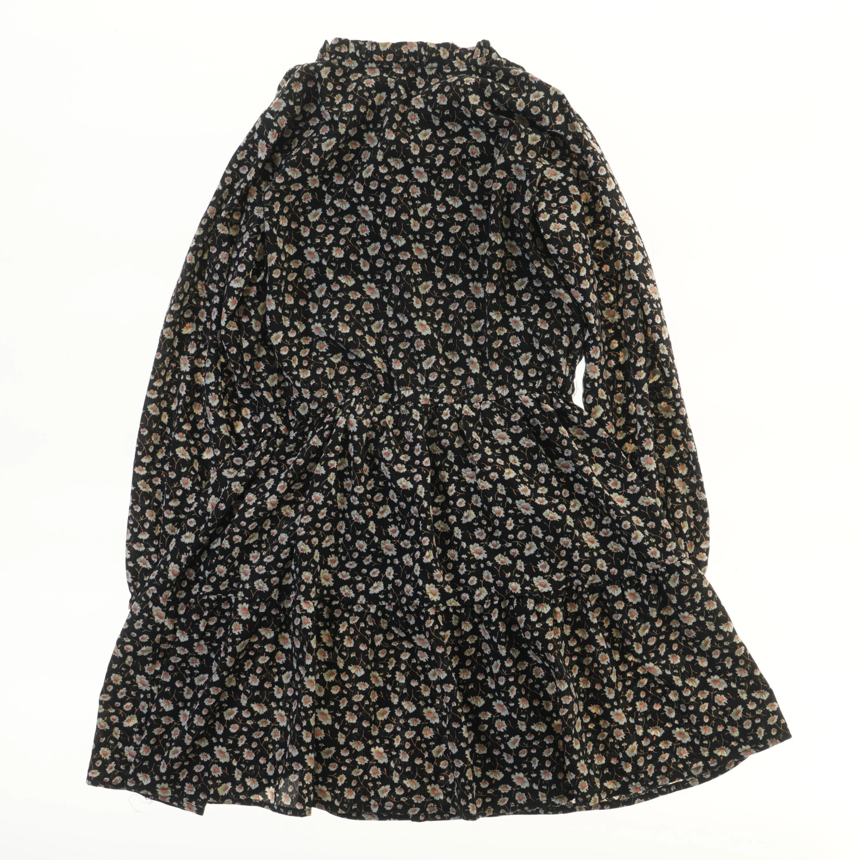 Blomstret Kjole fra Sofie Schnoor (str. 128)