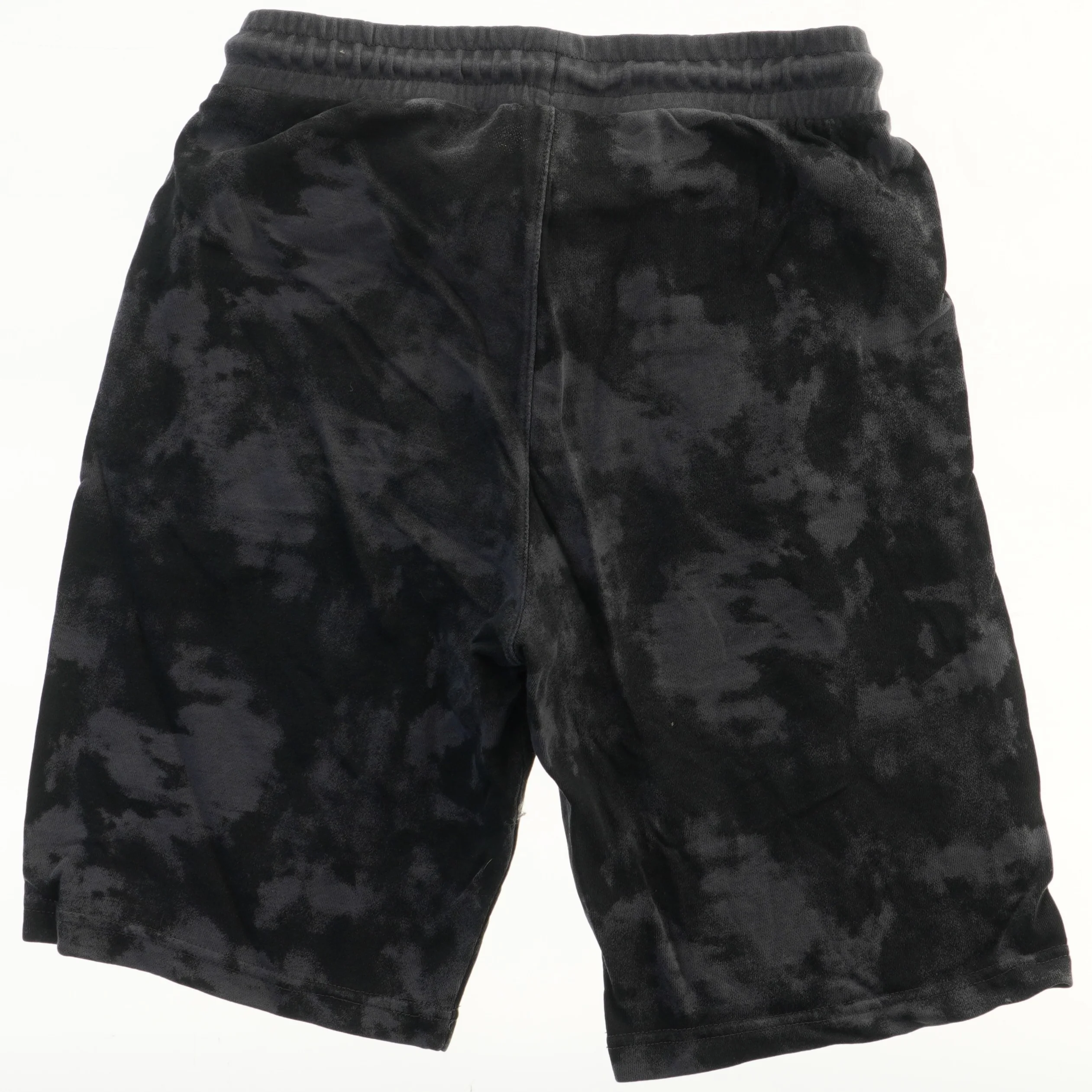 Shorts med camouflage mønster fra H&M (str. 152)