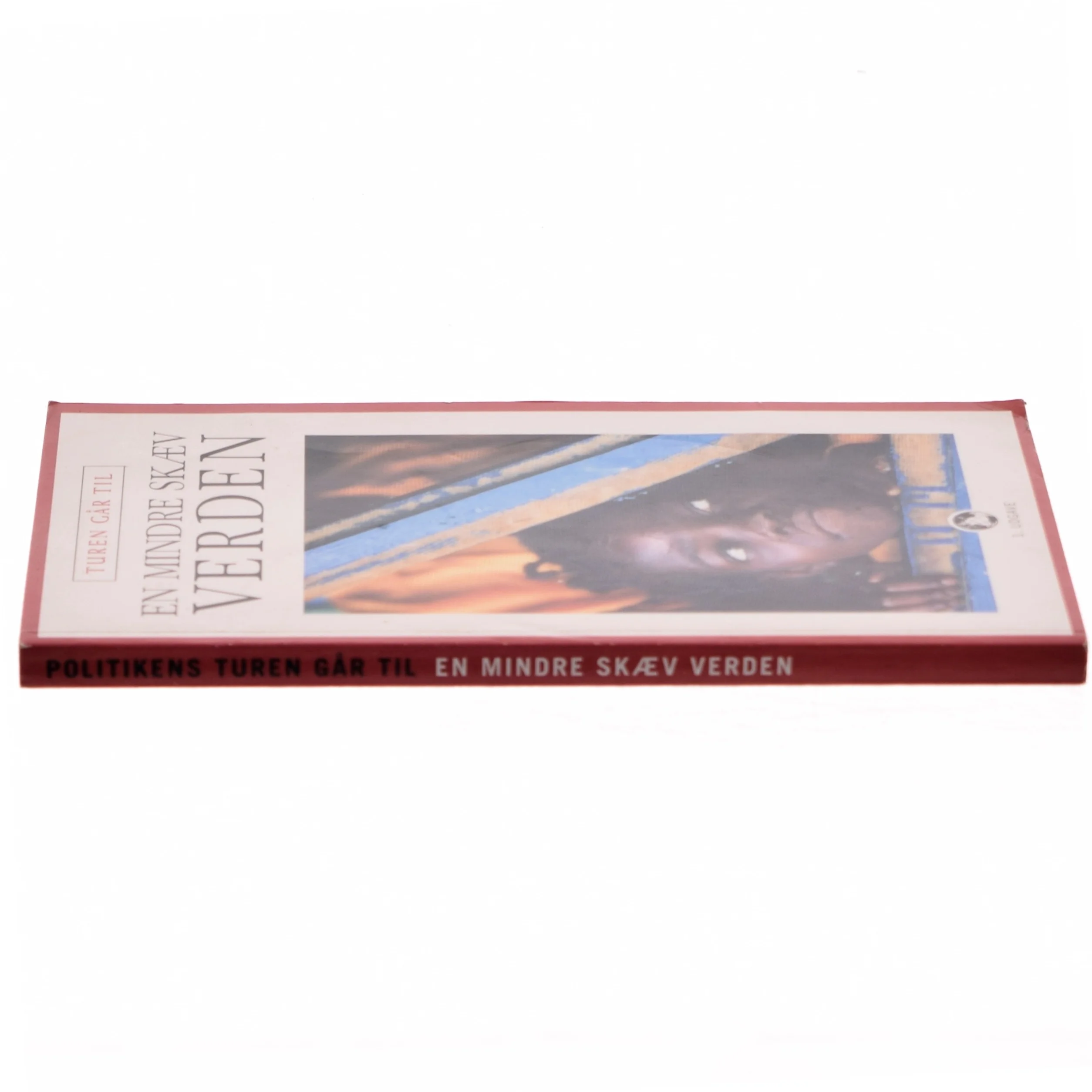 Rejseguide 'Turen går til en mindre skæv verden' fra Politikens Forlag