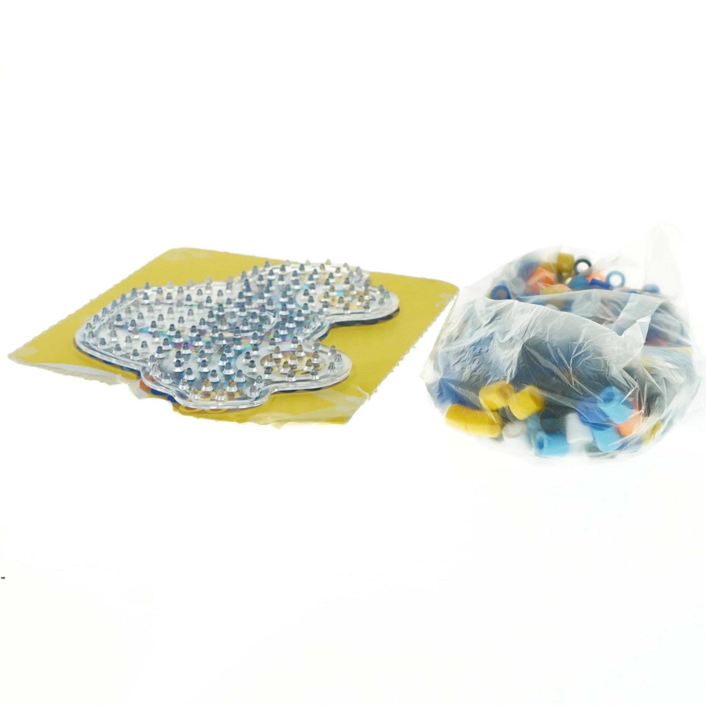 Perleplade med bilform fra Hama (str. 14x20 cm)