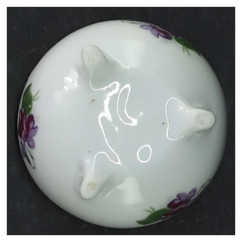 Porcelæns bonbonniere med blomstermotiv (str. Ø. 7,5 cm)