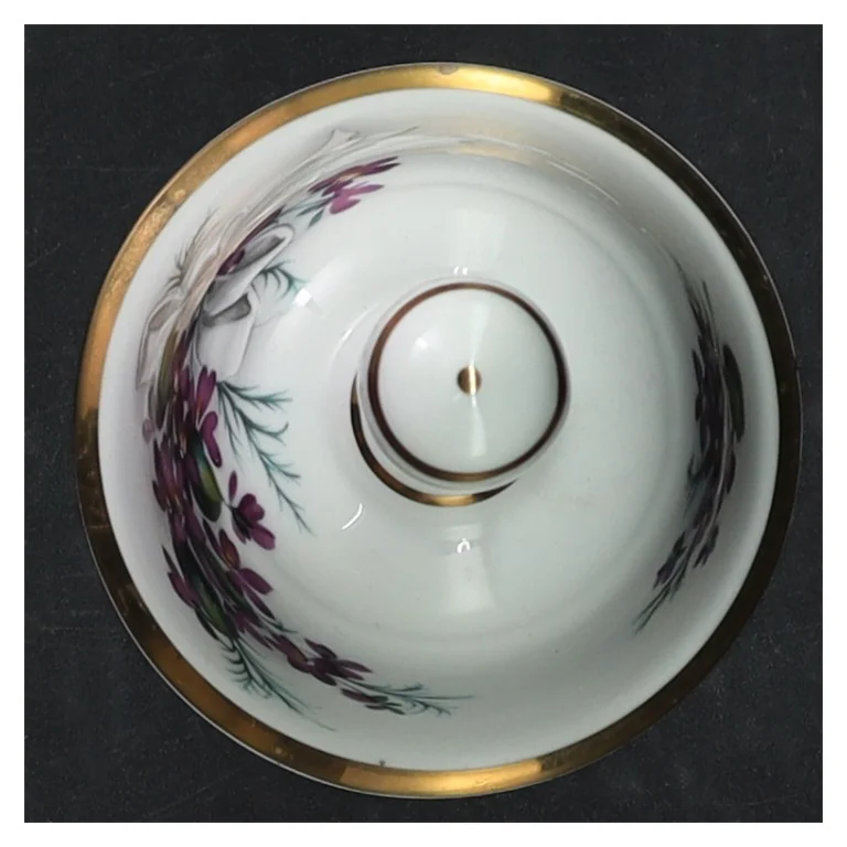 Porcelænsklokke med violmotiv fra Countess