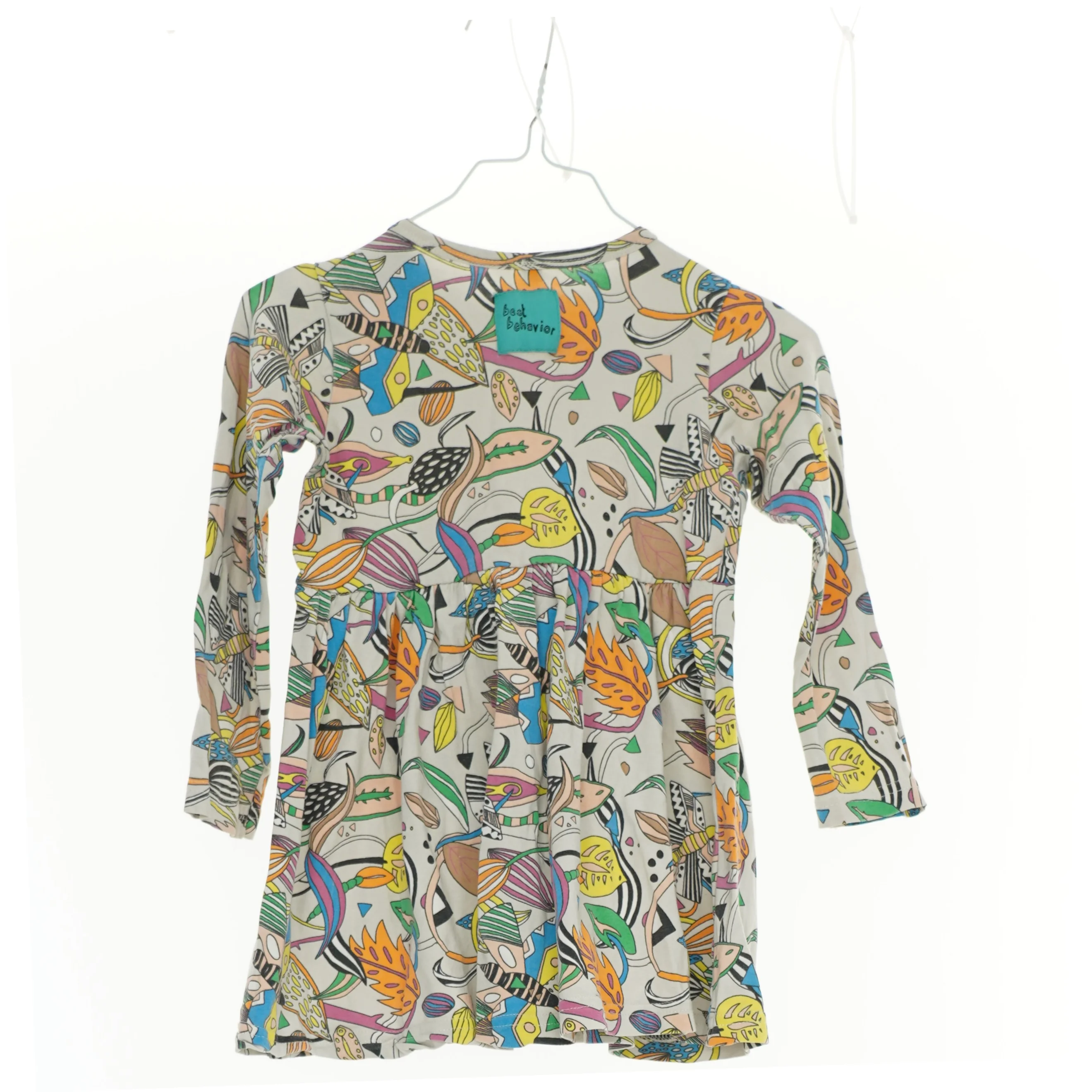 Kjole med farvestrålende blomstermotiv (str. 80)