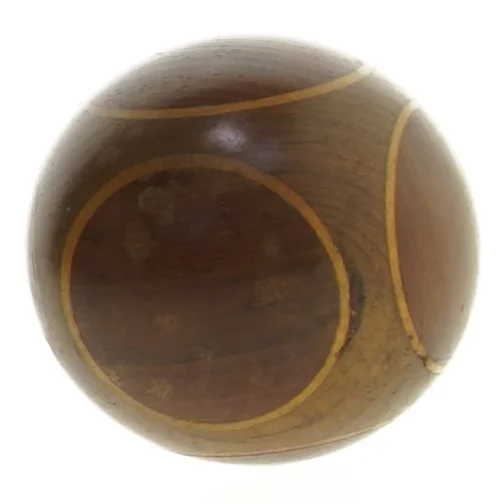 Antik trækugle (19. century inlaid ball) af tre træsorter (str. Ø 6 cm)