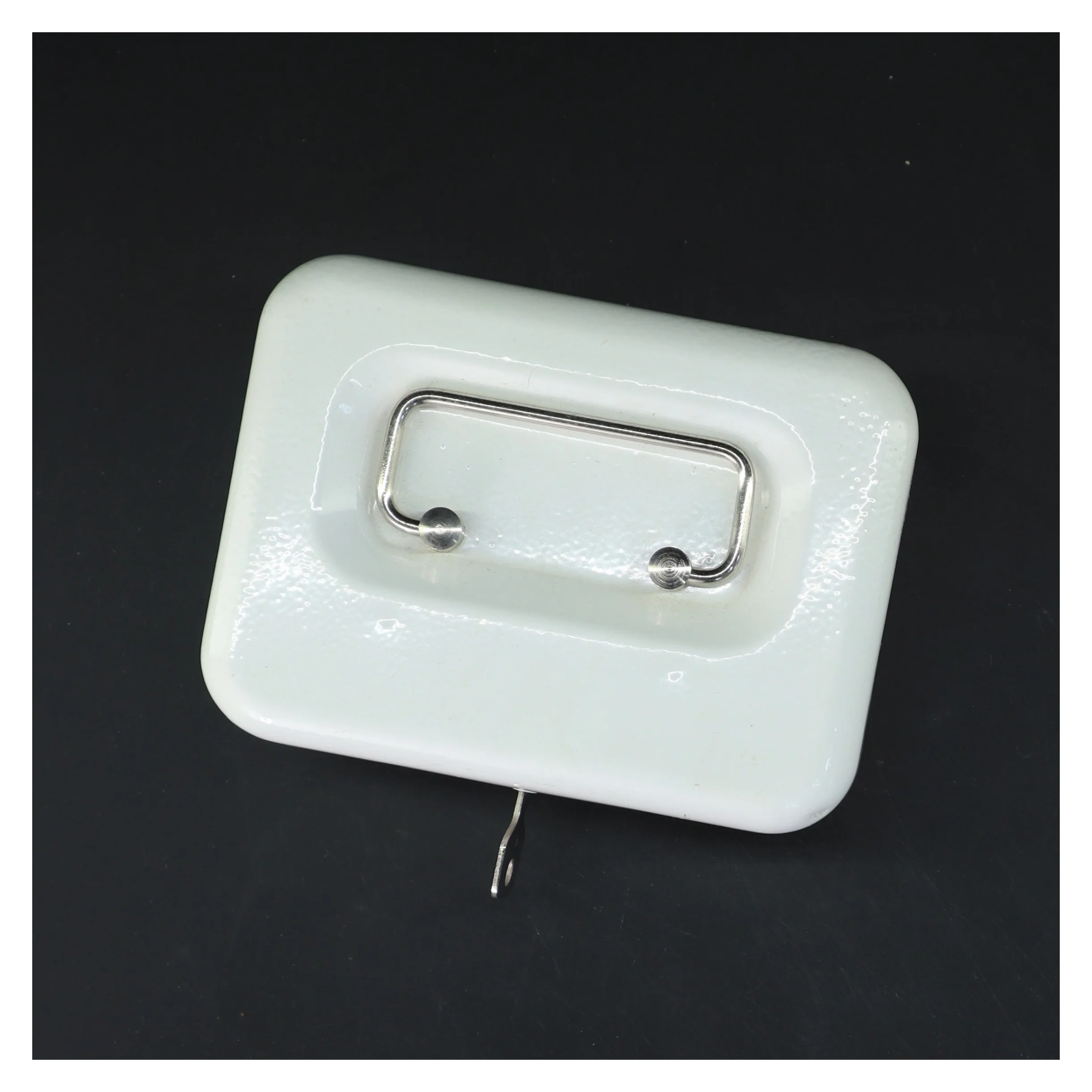 Hvid vintage pengekasse med lås (str. 6x15x11 cm)