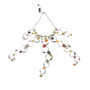 Hals-colliere fra Pilgrim med små emalje-blomster i mange farver. Ny og ubrugt, prismærke stadig på. (44 x 22 cm)
