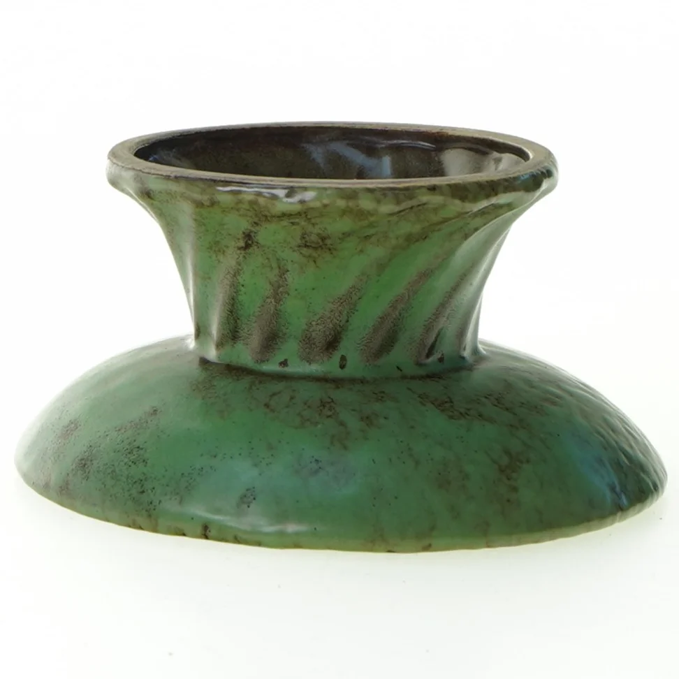 Gammel opsats / lysestage i stentøj fra Fom 953 Dek 41. Nummereret.