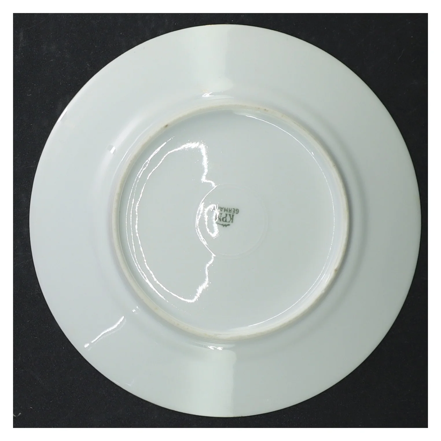 Porcelænstallerkener med guldkant