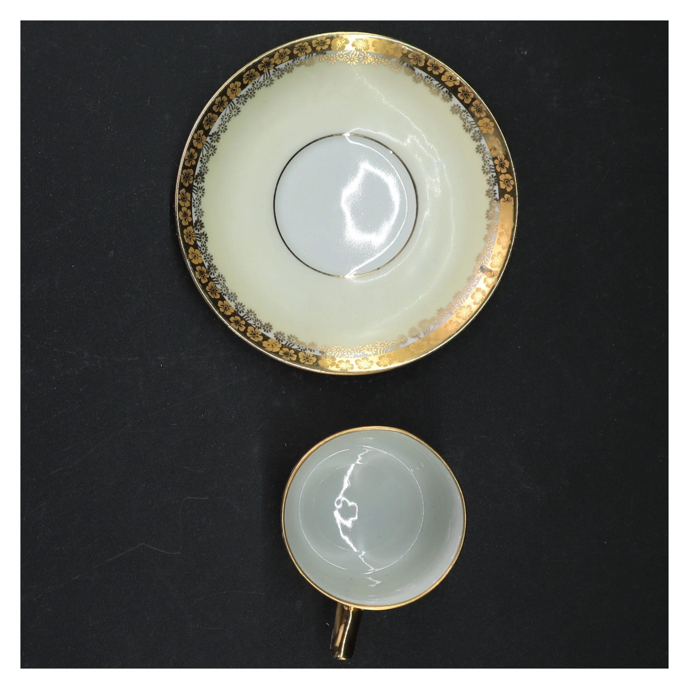 Porcelænskop og underkop sæt