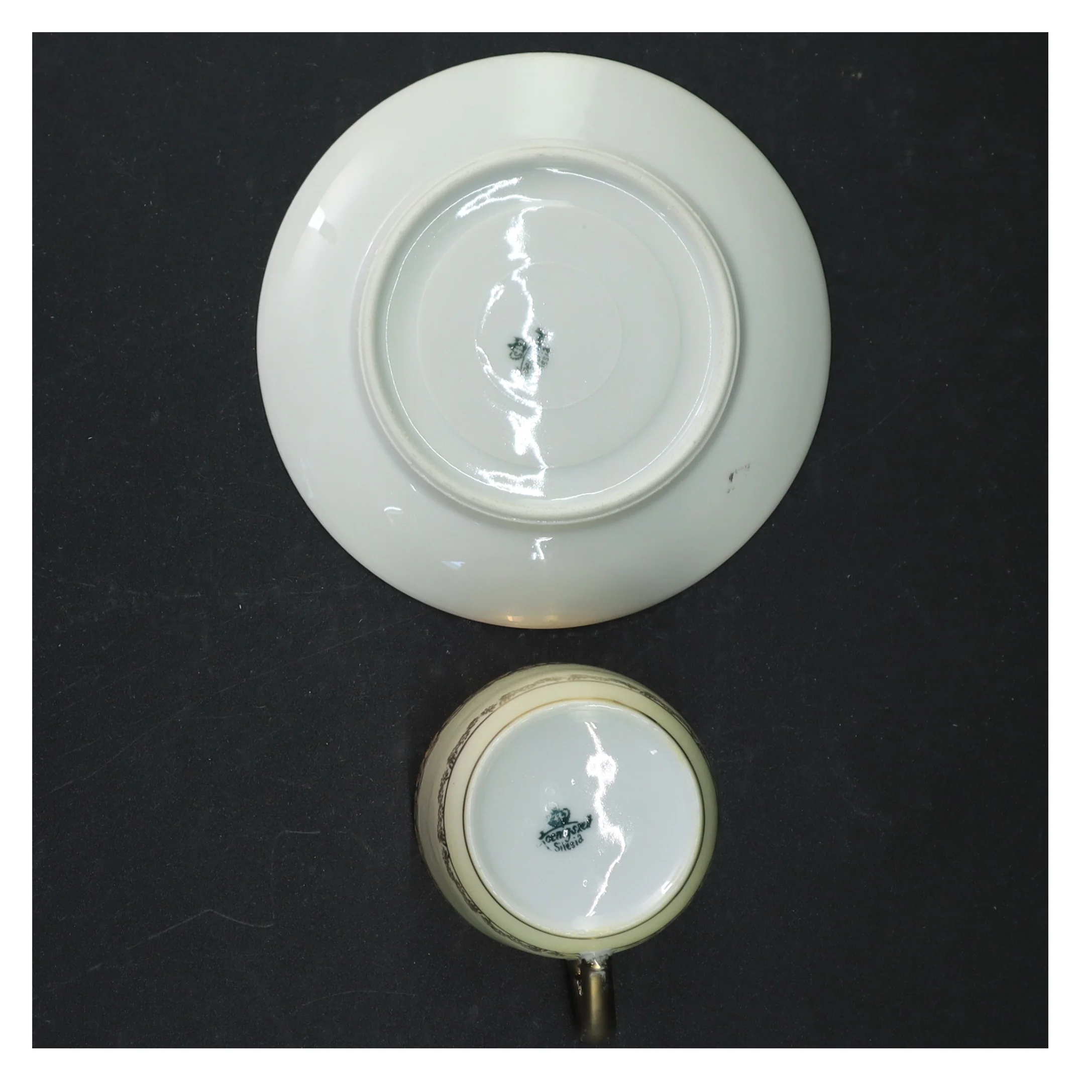 Porcelænskop og underkop sæt