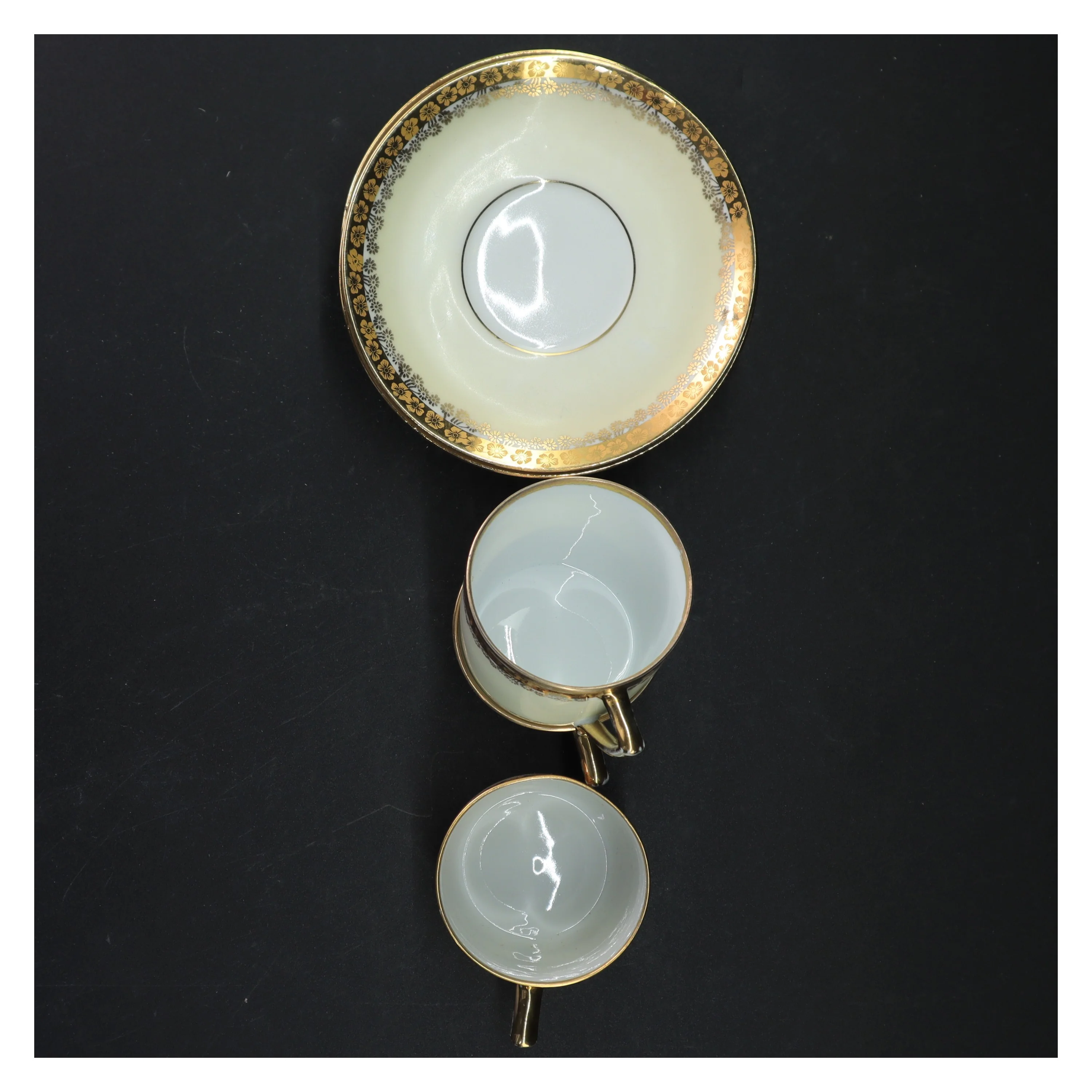 Porcelænskop og underkop sæt