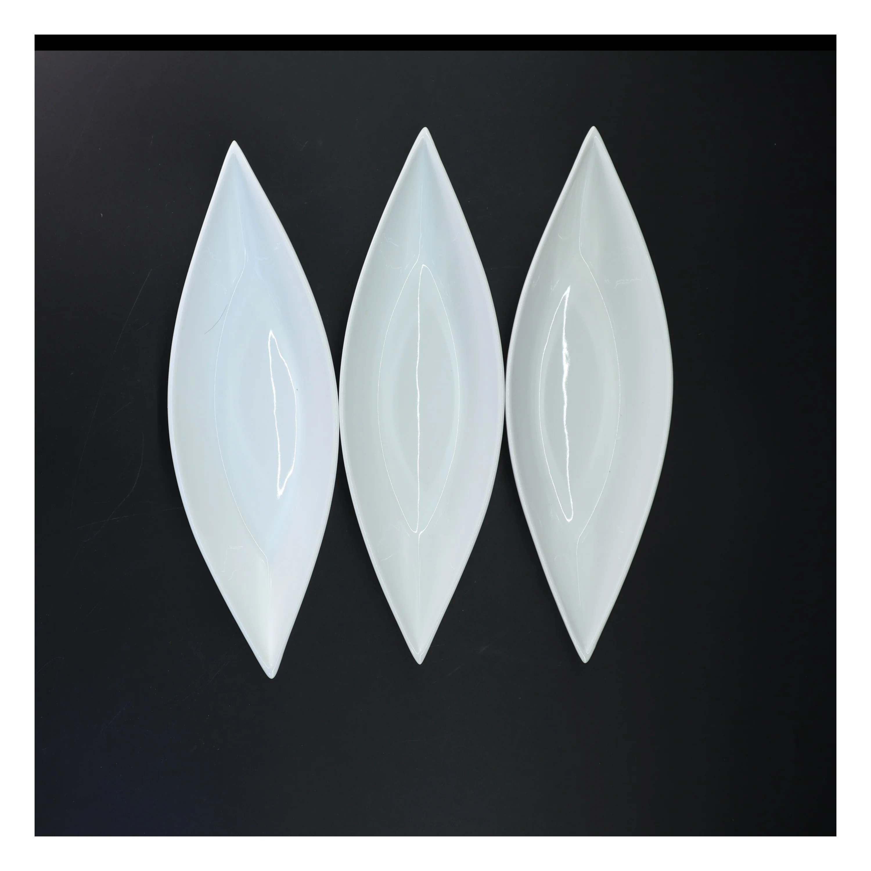 Lange hvide fade fra Arzberg (str. 27 cm. 3 styk)