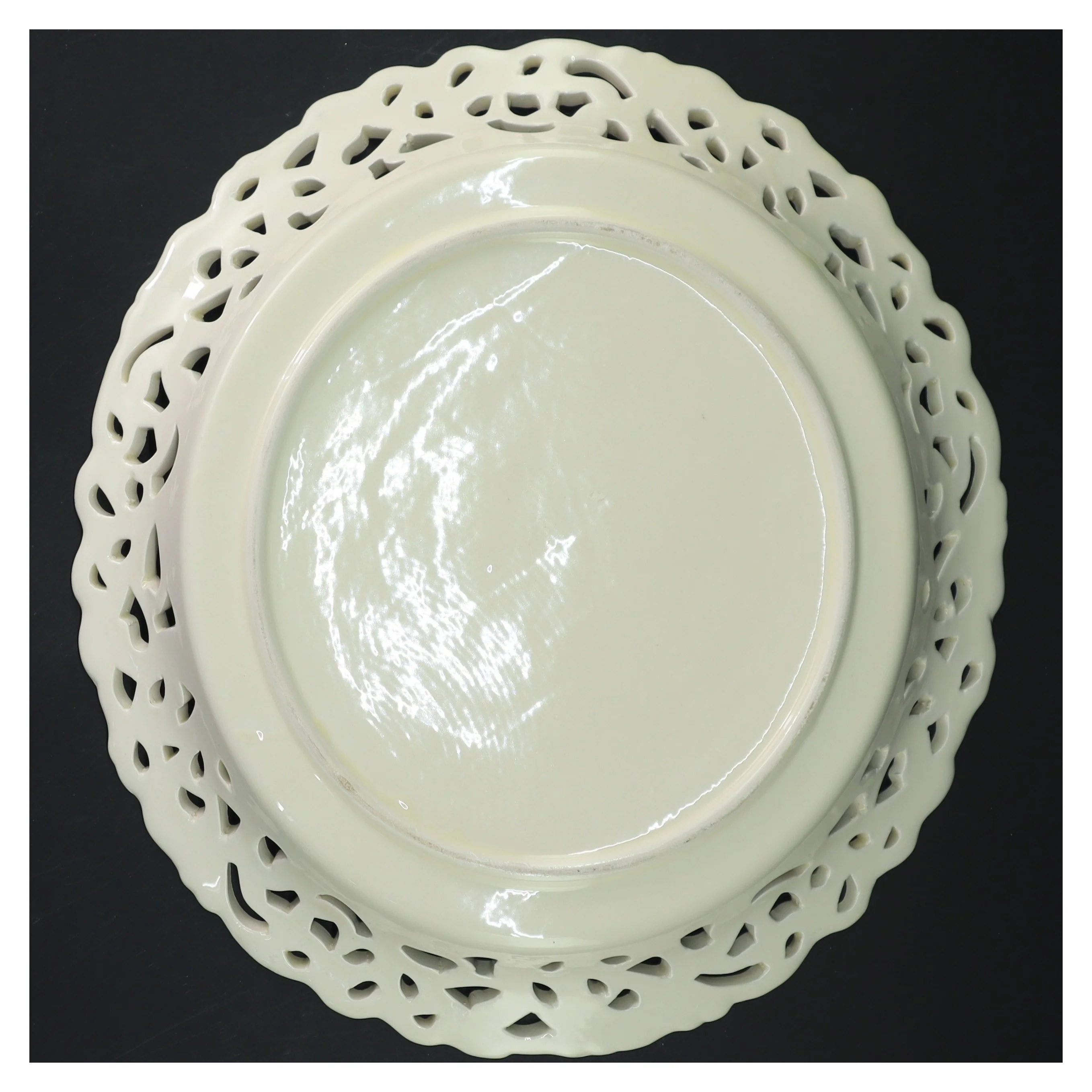 Hvid porcelænsfad (str. Ø 26 cm)