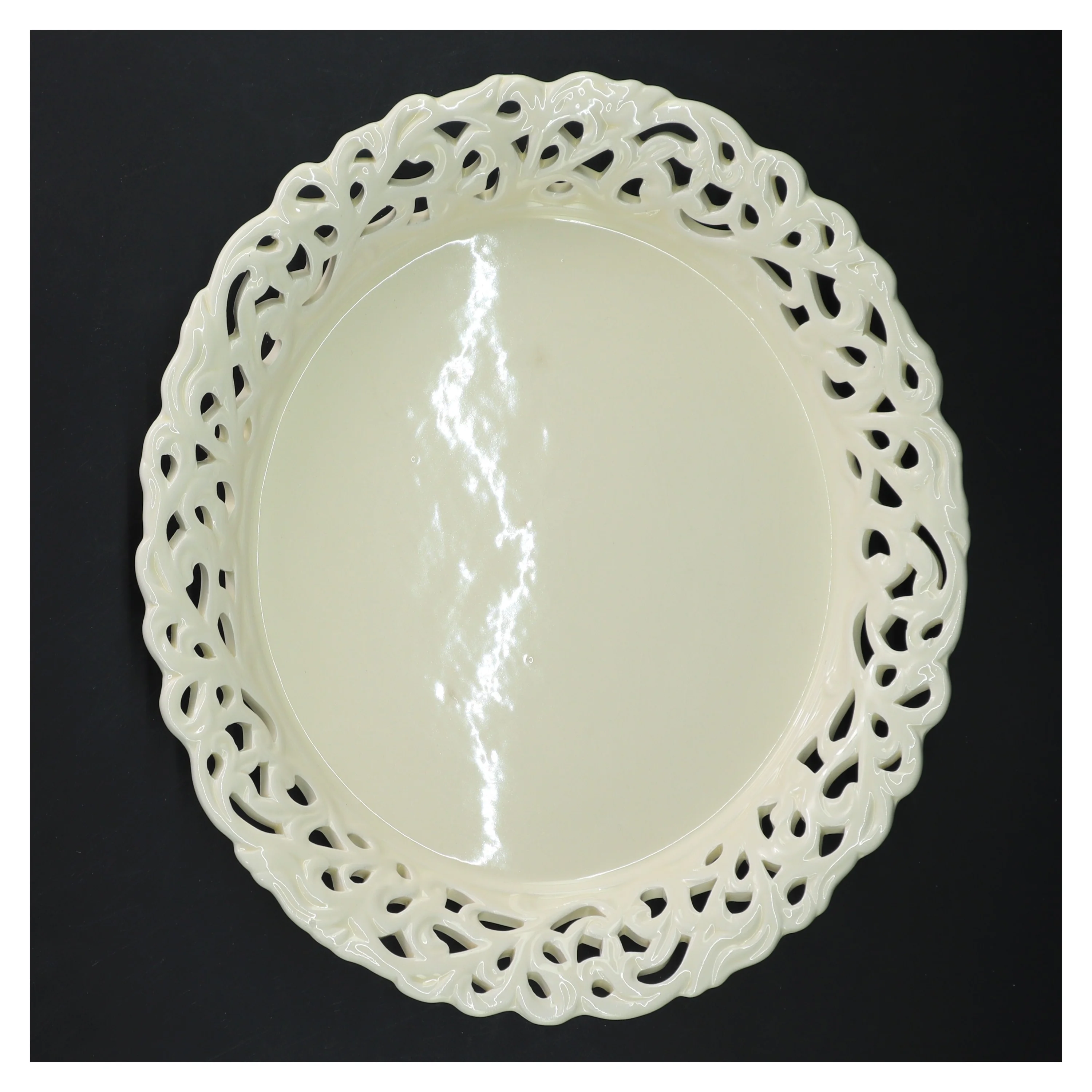 Hvid porcelænsfad (str. Ø 26 cm)