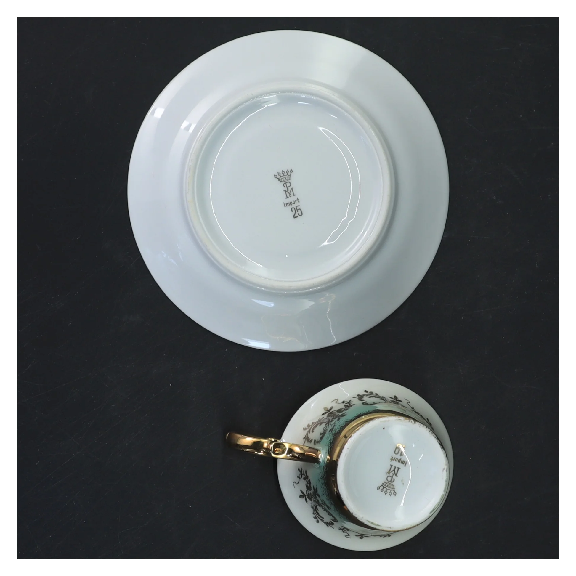 Porcelæns kaffekop med underkop (str. Ø 12&5,5x9 cm)