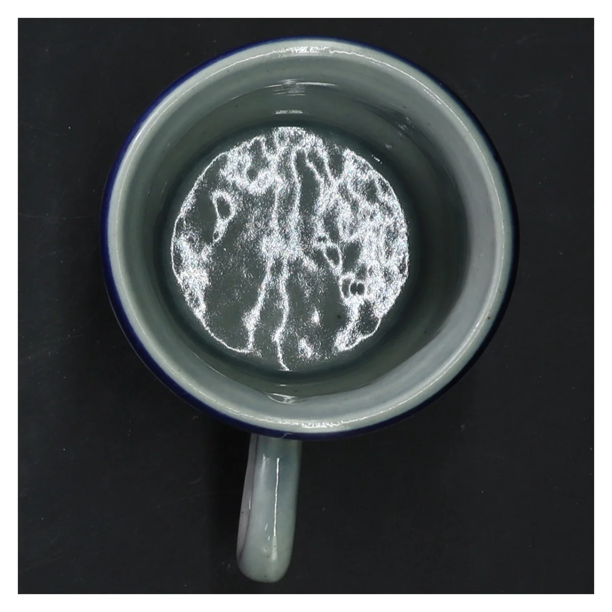 Keramikkrus med blomstermotiv (str. 7,5x8,5 cm)