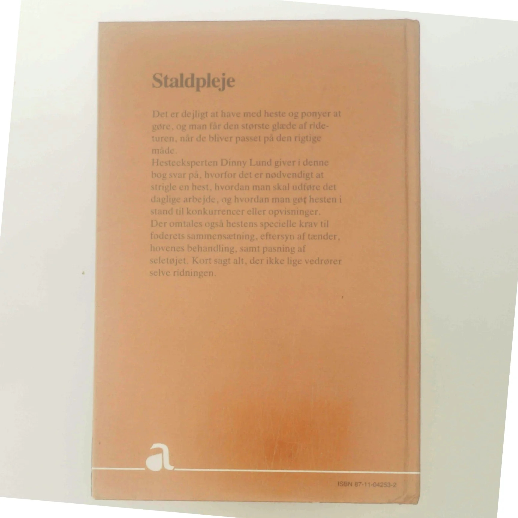 Staldpleje af Dinny Lund (Bog)