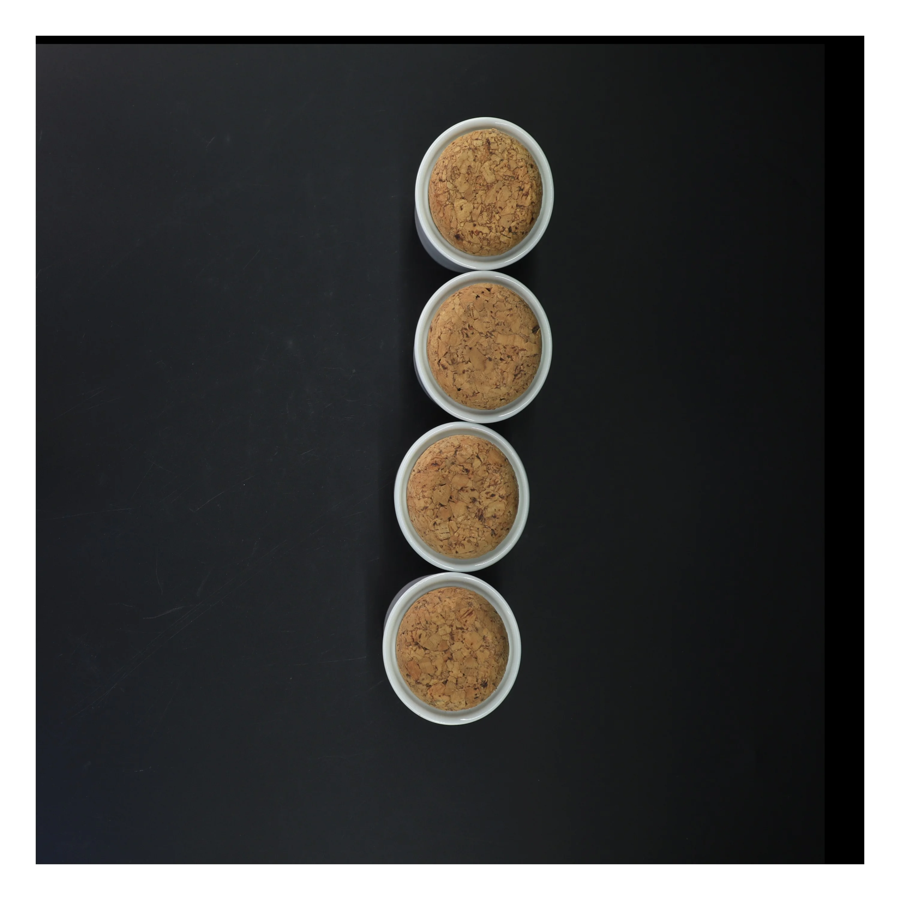 Sæt med 4 krydderikrukker i porcelæn fra Stavangerflint (str. 7,5 cm. 4 styk)