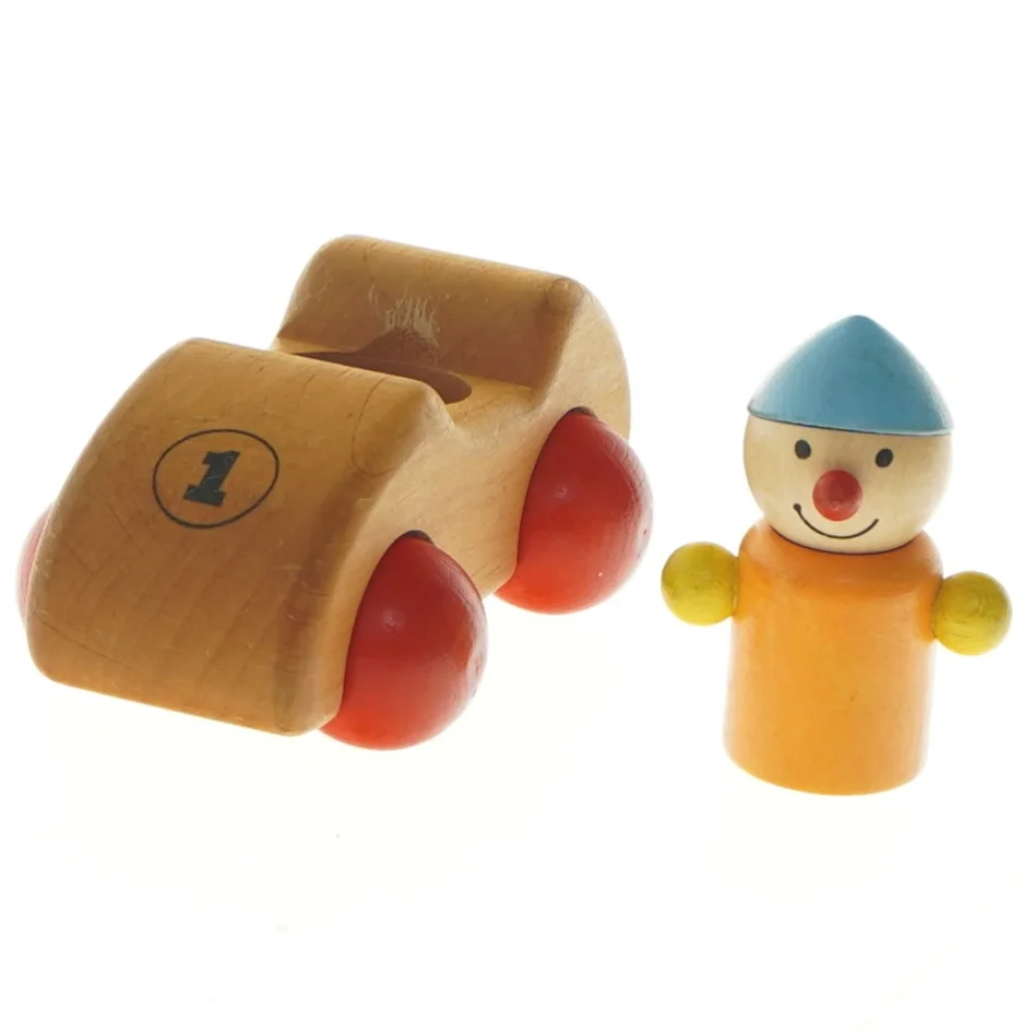 Trælegetøjsbil med figur fra Pfingstweid (str. 5x7x12,5 cm)