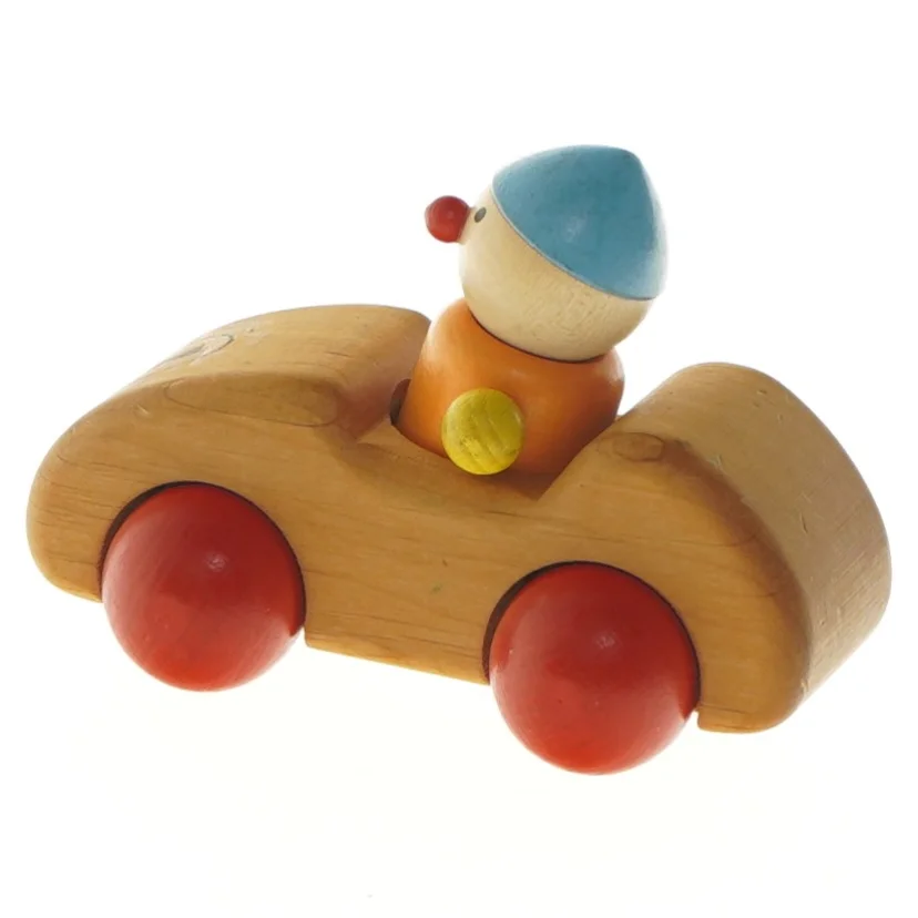Trælegetøjsbil med figur fra Pfingstweid (str. 5x7x12,5 cm)