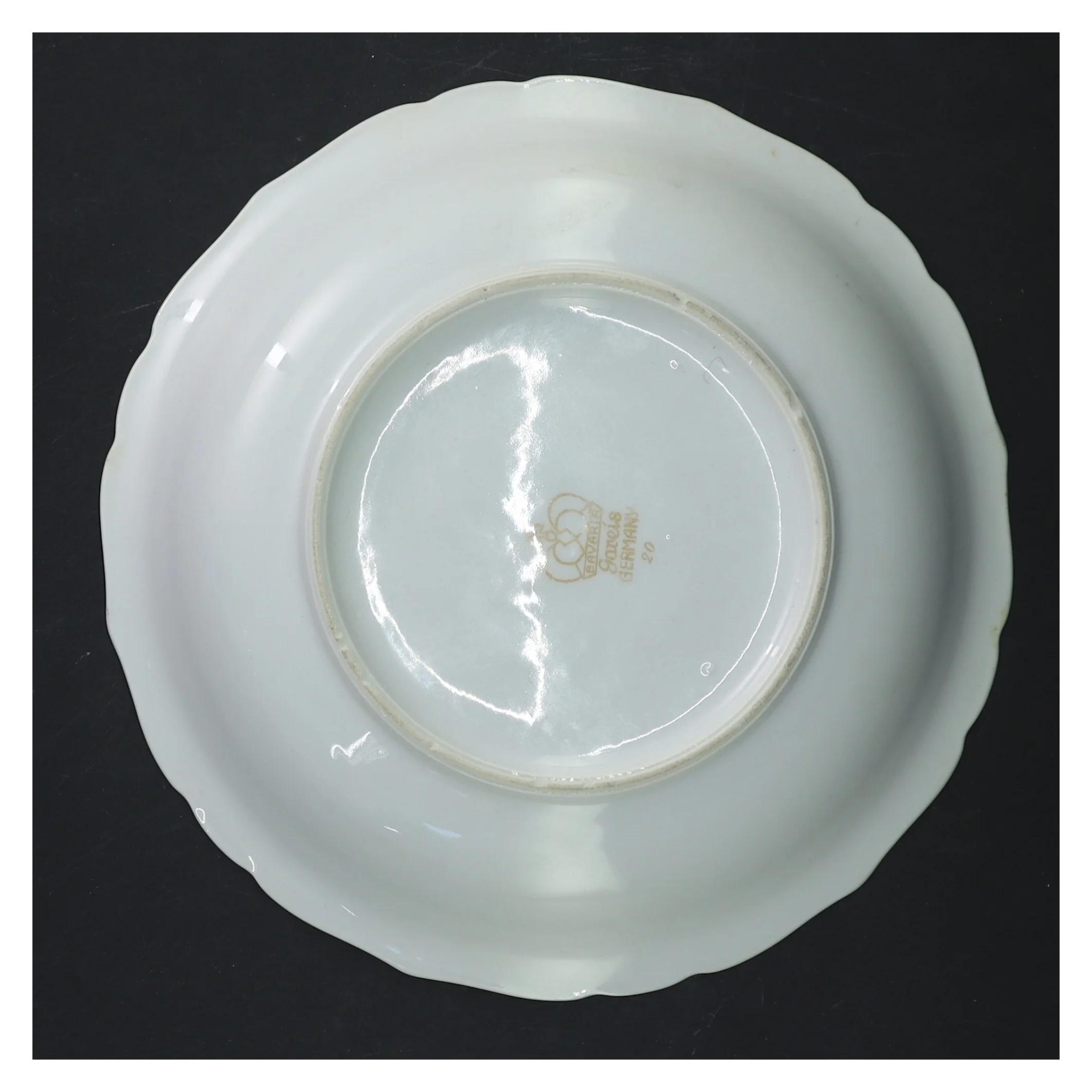 Dekorativ tallerken med guldmønster fra Bavaria (str. Ø 20 cm)