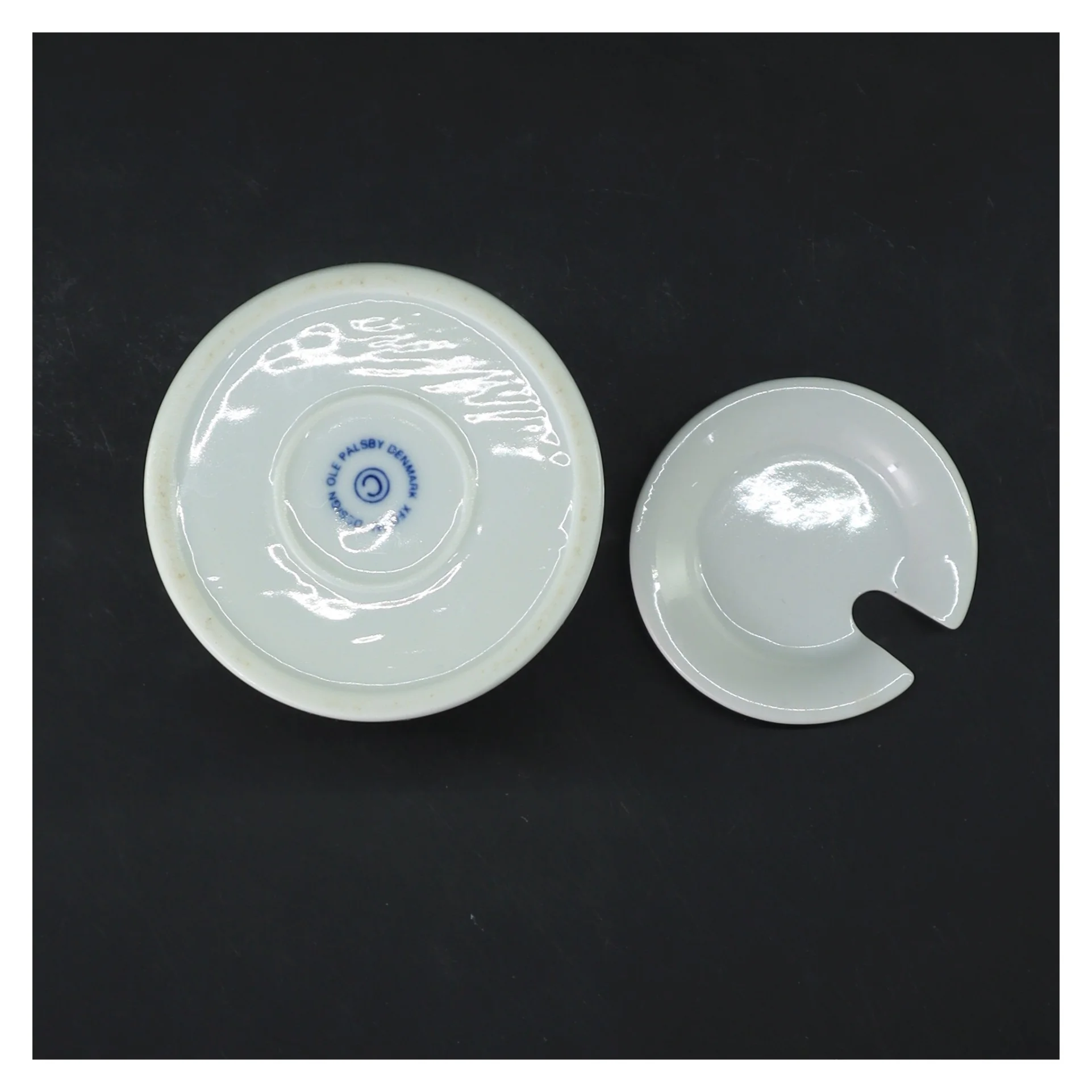 Hvid opbevaringskrukke med låg (str. 11 cm)