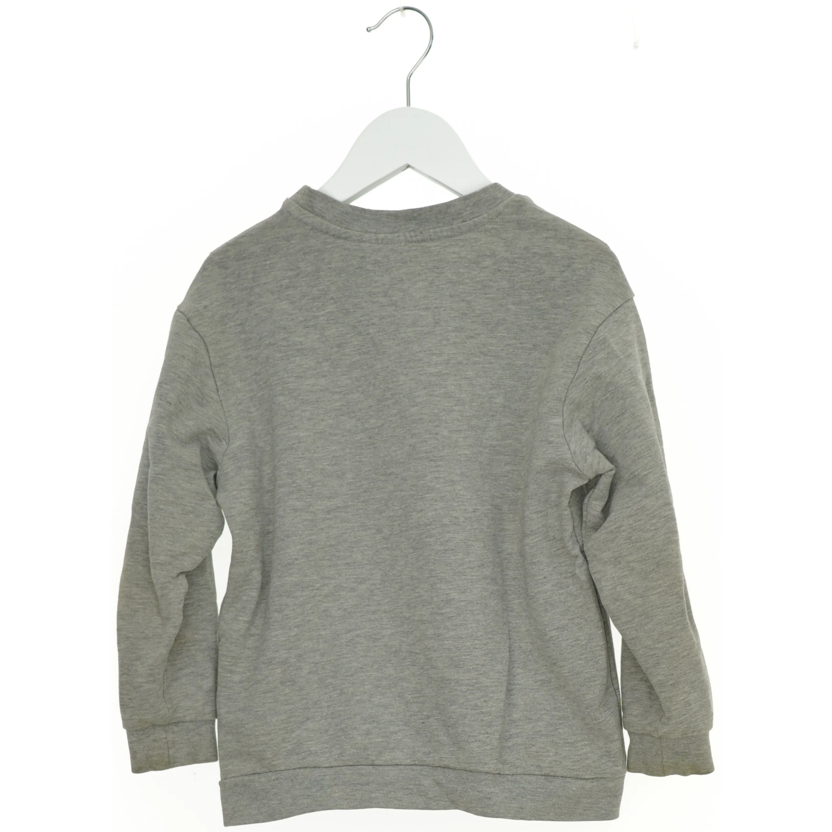 Sweatshirt fra Hummel (str. 116 cm)