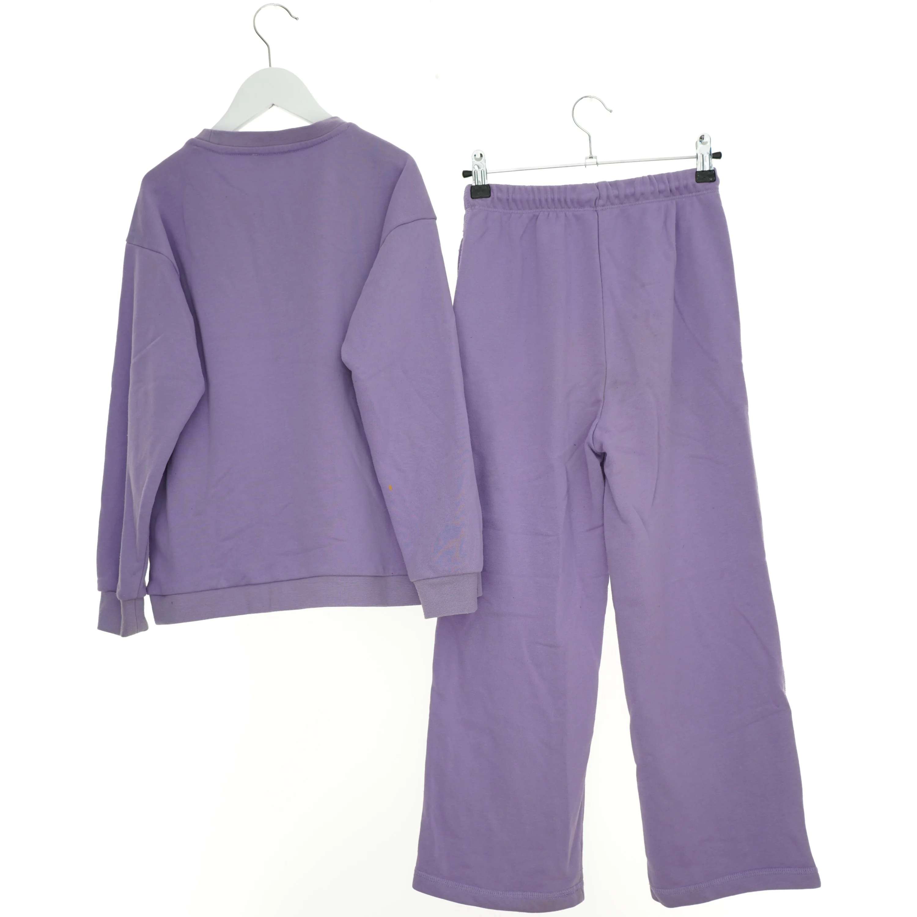 Sæt (2 stk.) fra Mono (str. 140 cm)