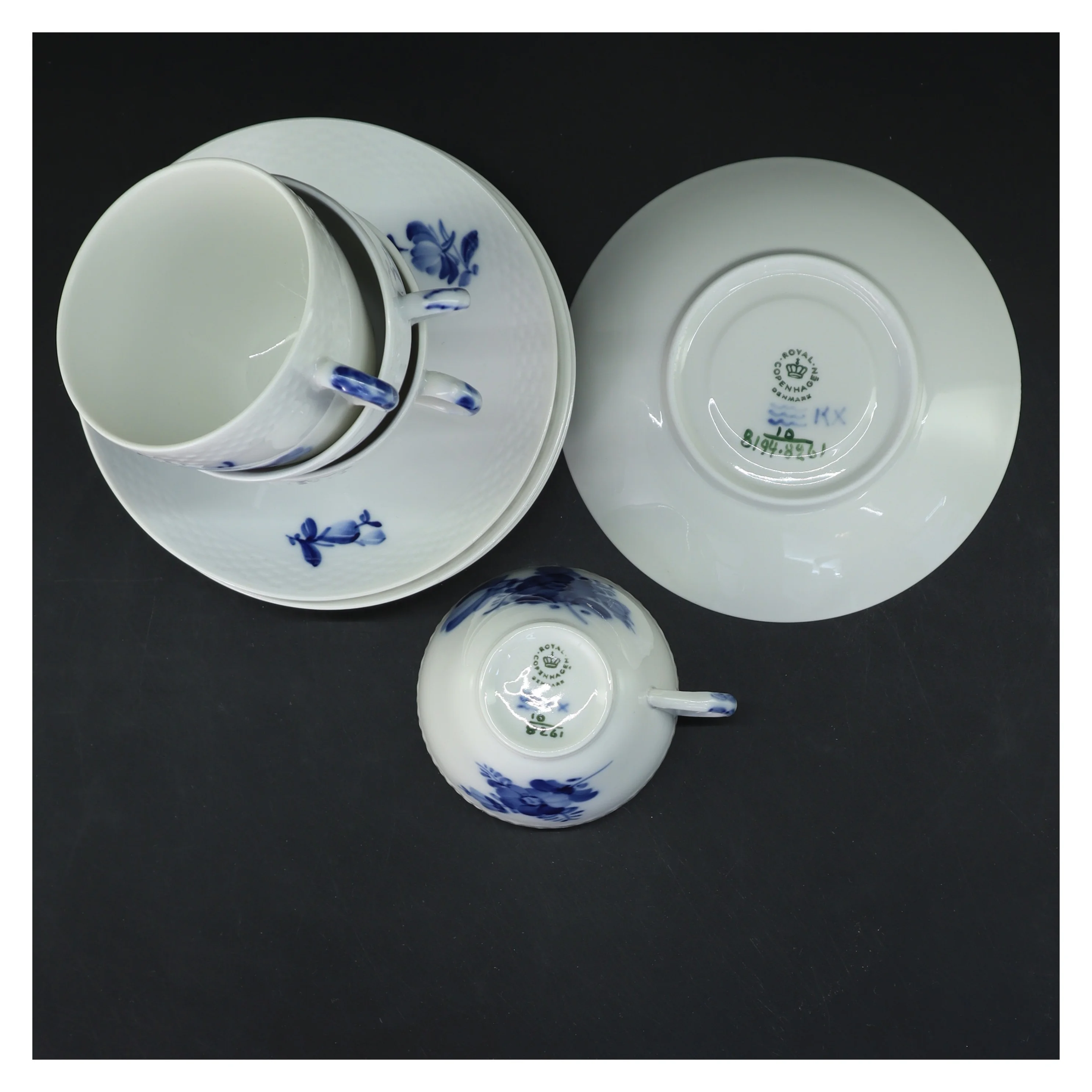 Blå blomst tekopper med underkop fra Royal Copenhagen (str. 4 stk Ø 8 & 14,5 cm)