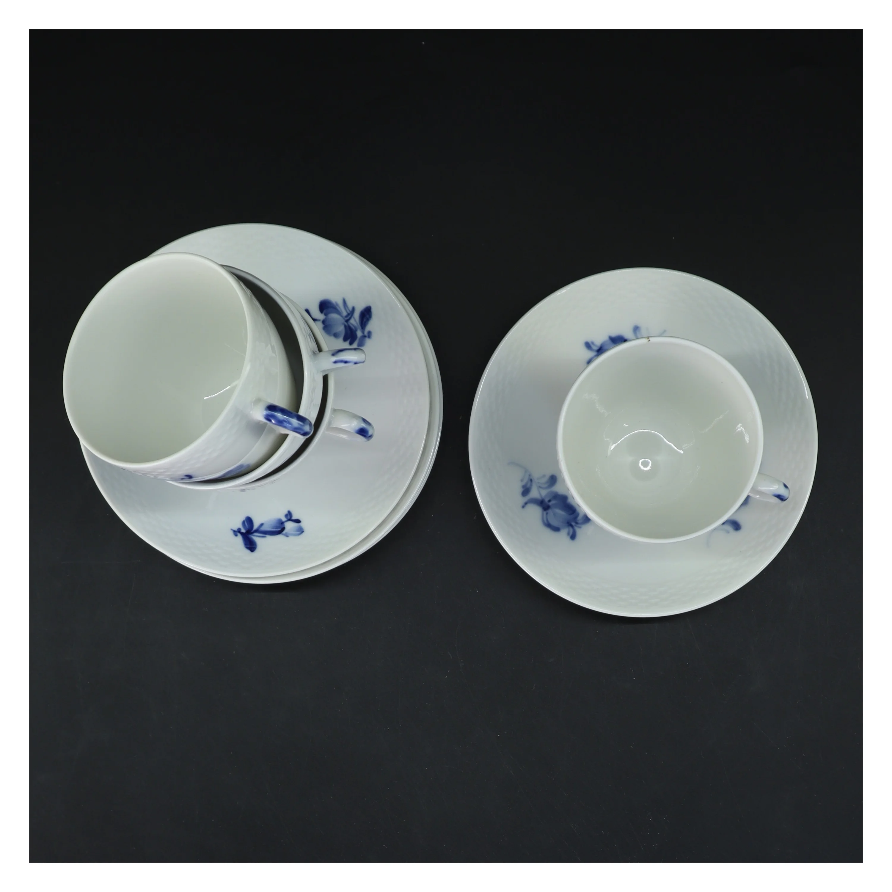 Blå blomst tekopper med underkop fra Royal Copenhagen (str. 4 stk Ø 8 & 14,5 cm)