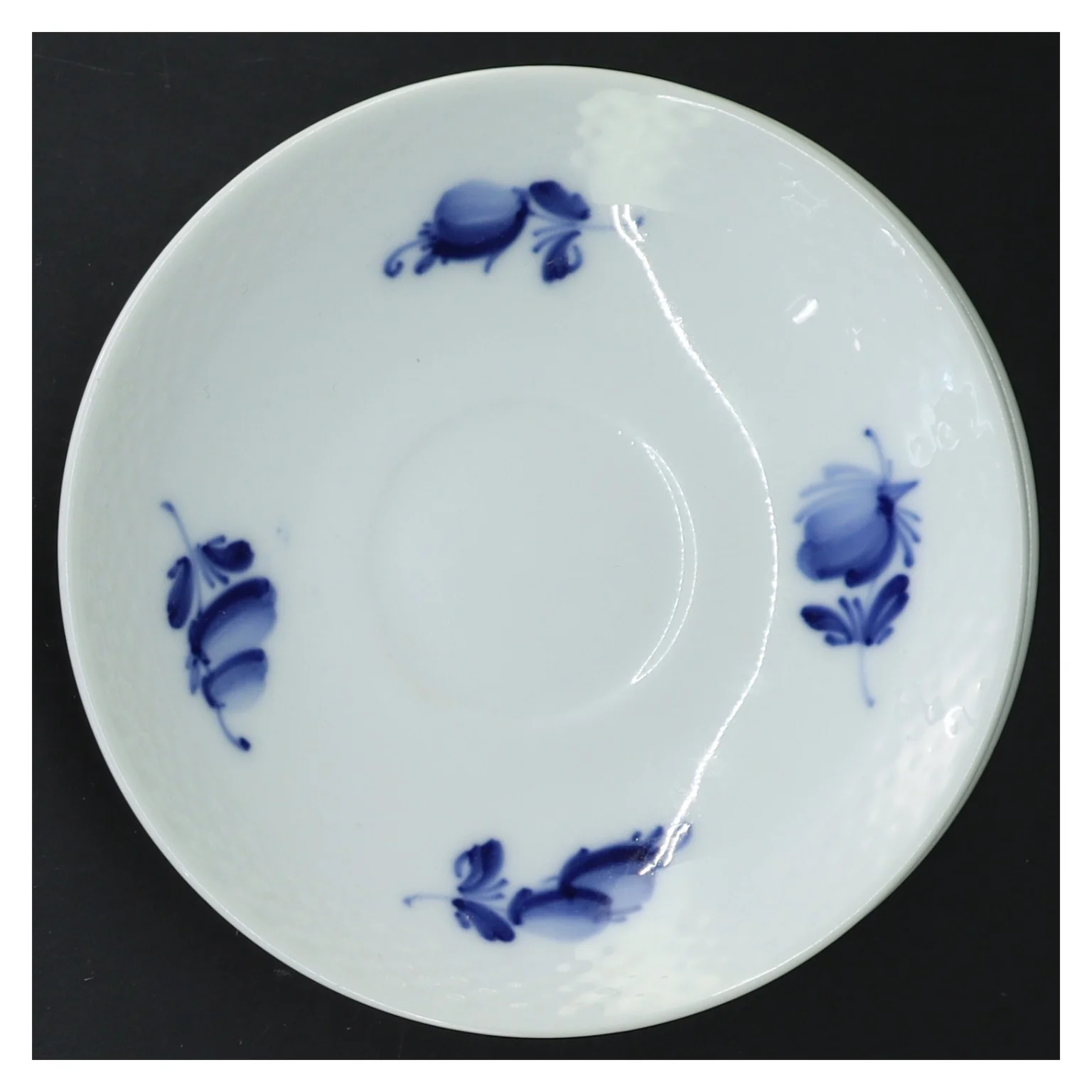 Blå blomst underkopper fra Royal Copenhagen (str. 4 stk Ø 14,5 cm)