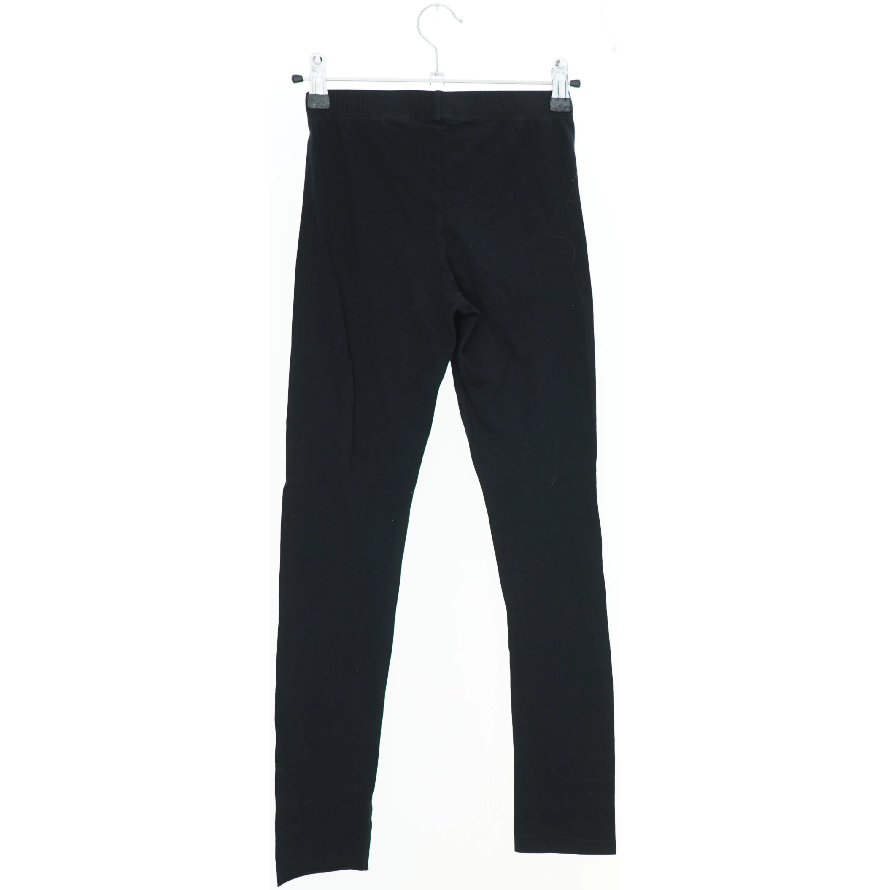Sort leggings fra H&M (str. 152)
