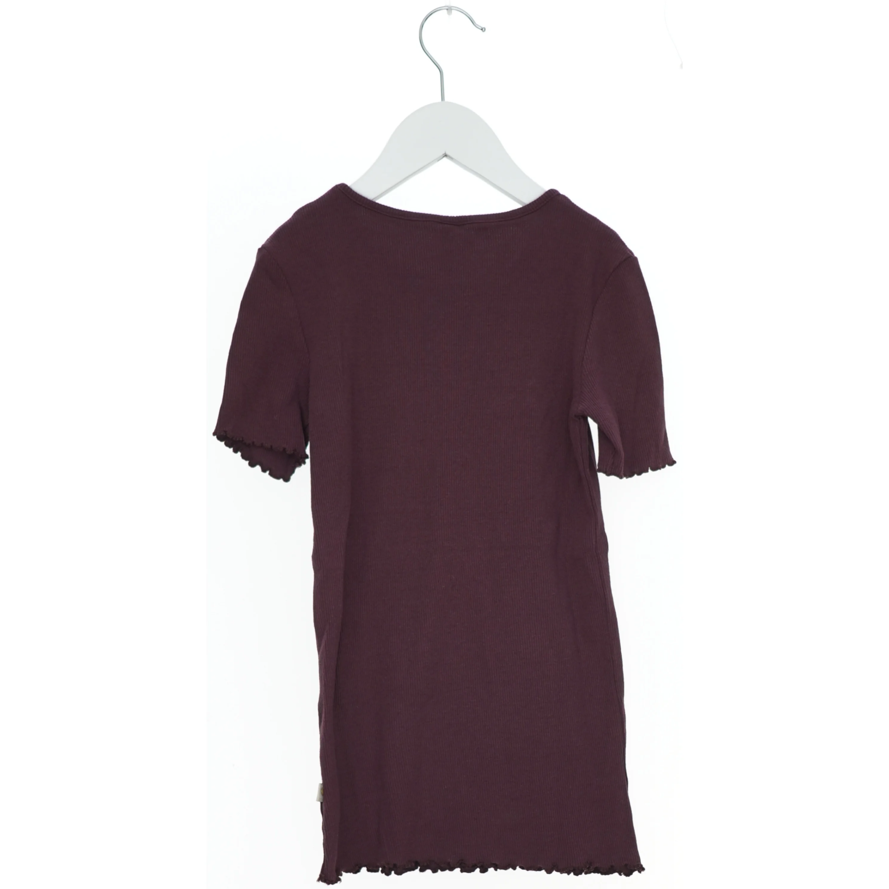 Kortærmet bluse med bølgekant fra Pomp de Lux (str. 152)