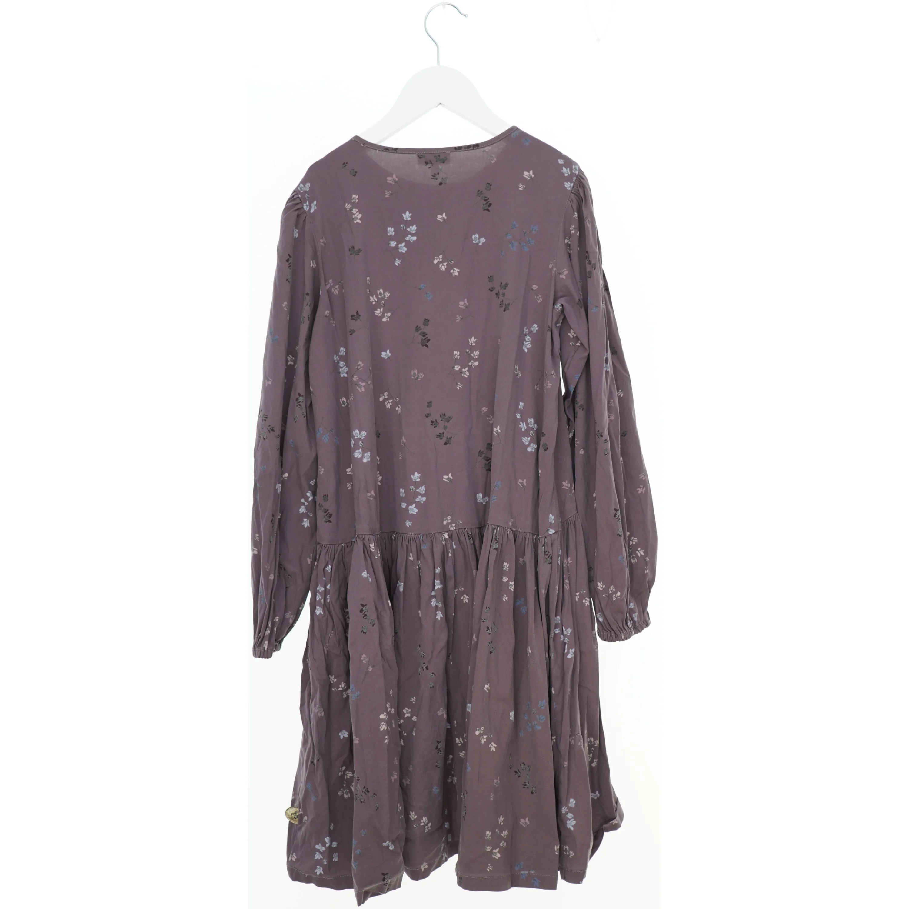 Langærmet blomstret kjole fra Pomp de Lux (str. 152)