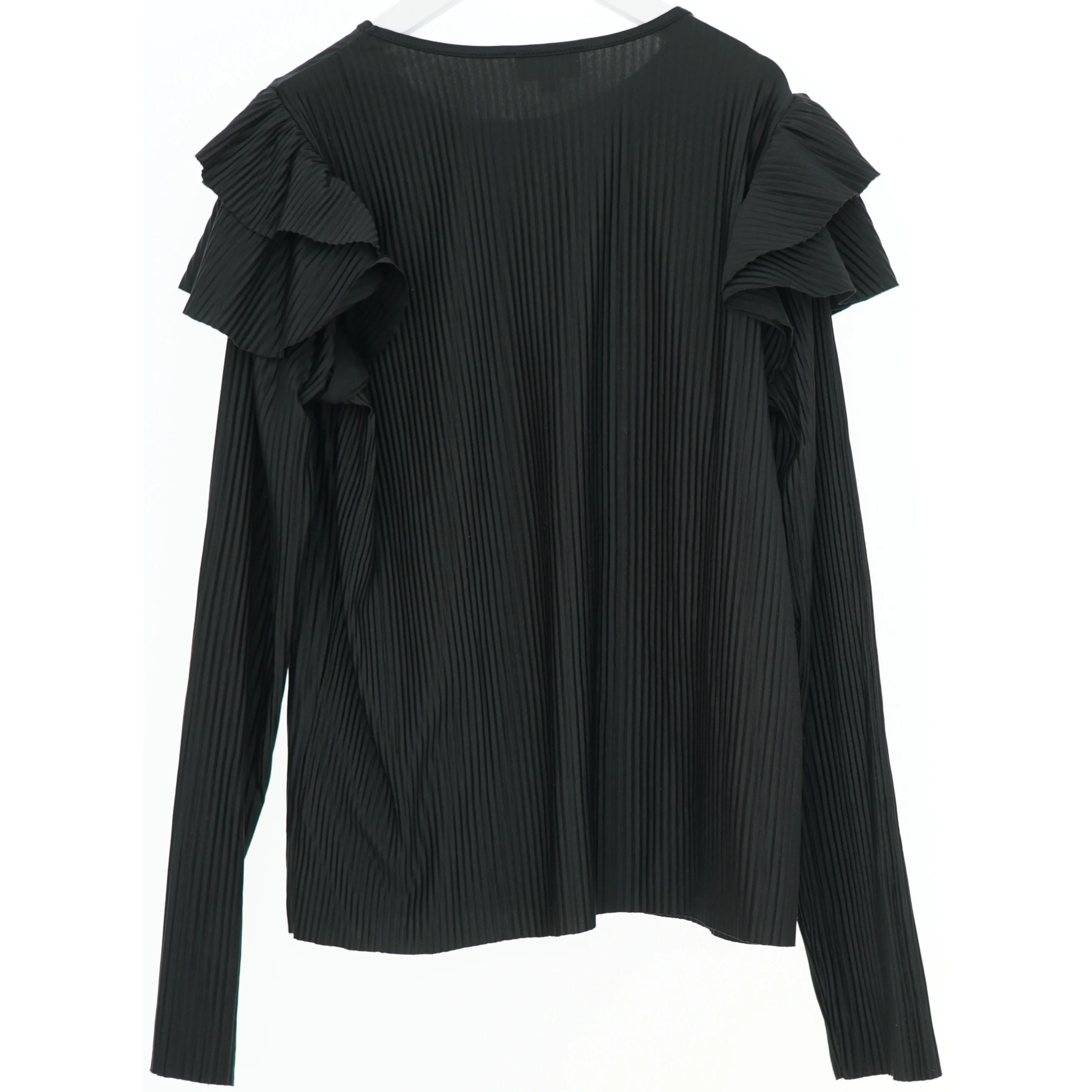 Sort bluse med flæse fra Pomp de Lux (str. 152)