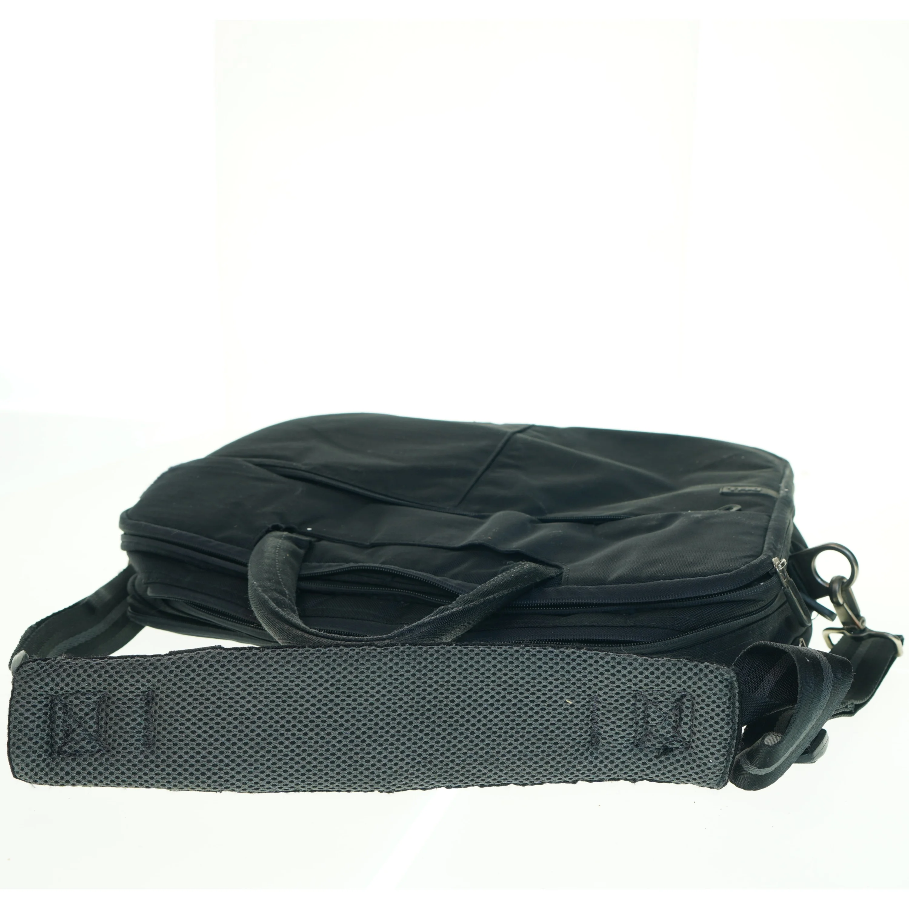 Sort computertaske fra Dell (str. 43 x 37 cm)