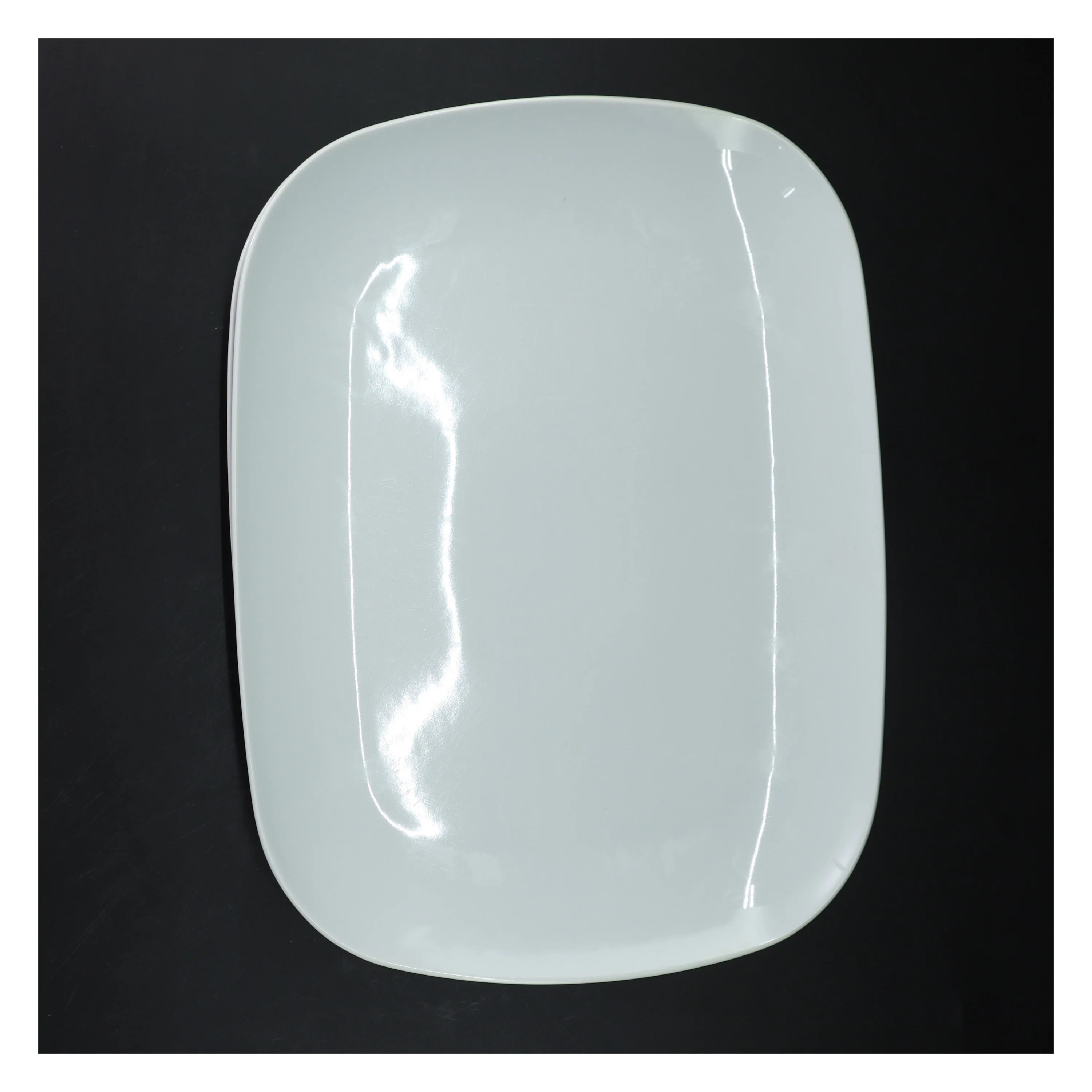 Store hvide porcelænsfade fra IKEA (str. 2 styk, 31,5x26,5 cm)