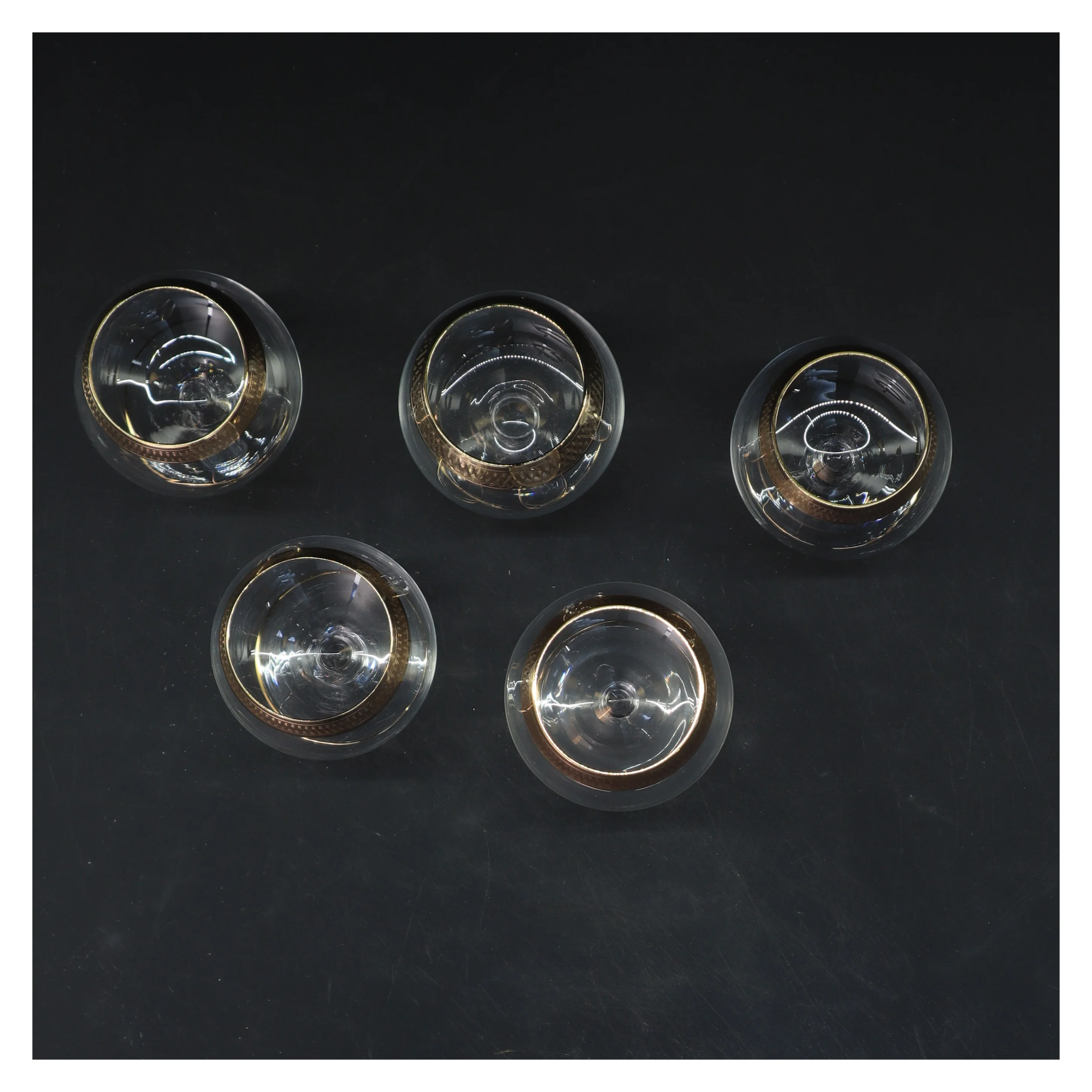 Klassiske glas med guldkant (str. 5 styk. ø. 4,5 cm. længde, 8,5 cm)