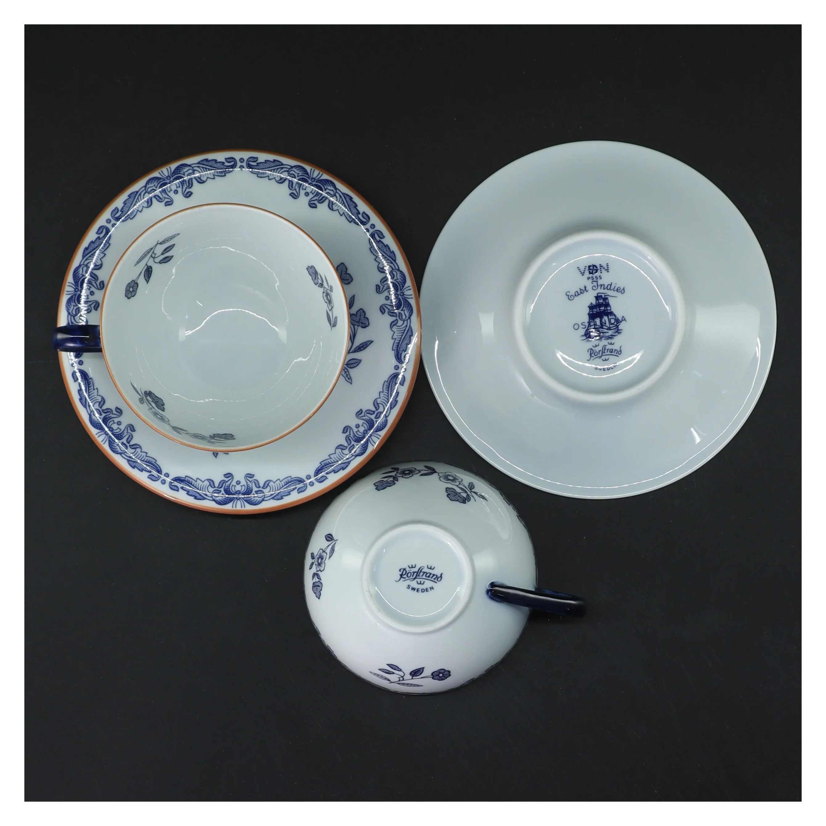 Porcelænskopper med underkopper fra Rörstrand (str. Ø 8,5 & 13 cm)