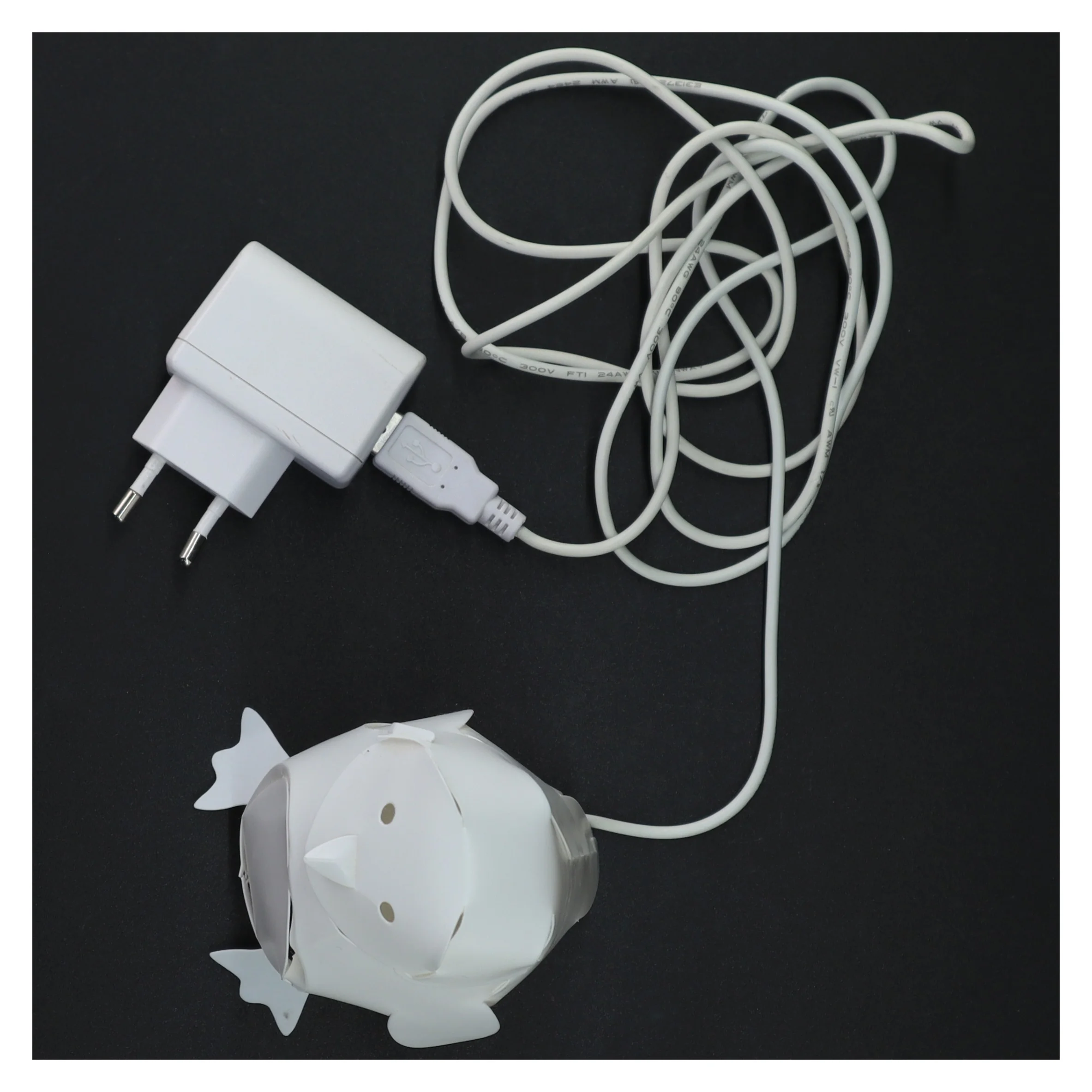 LED natlampe i form af en pingvin (str. 13 x 6 cm)