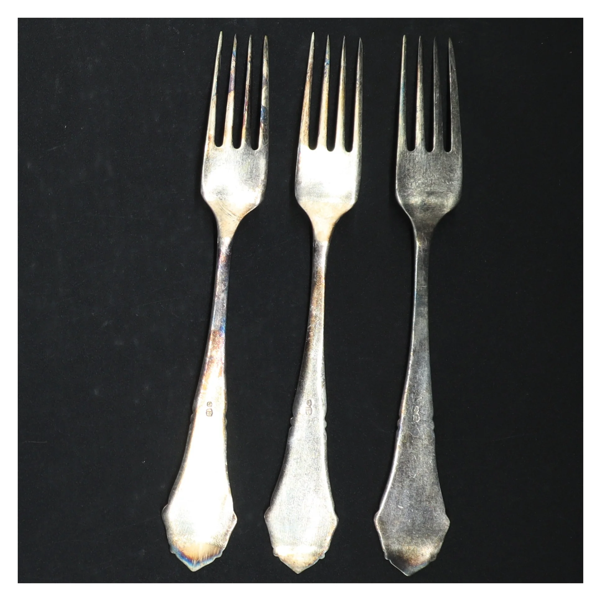 Sæt af sølvfarvede gafler (str. Længde. 20 cm)