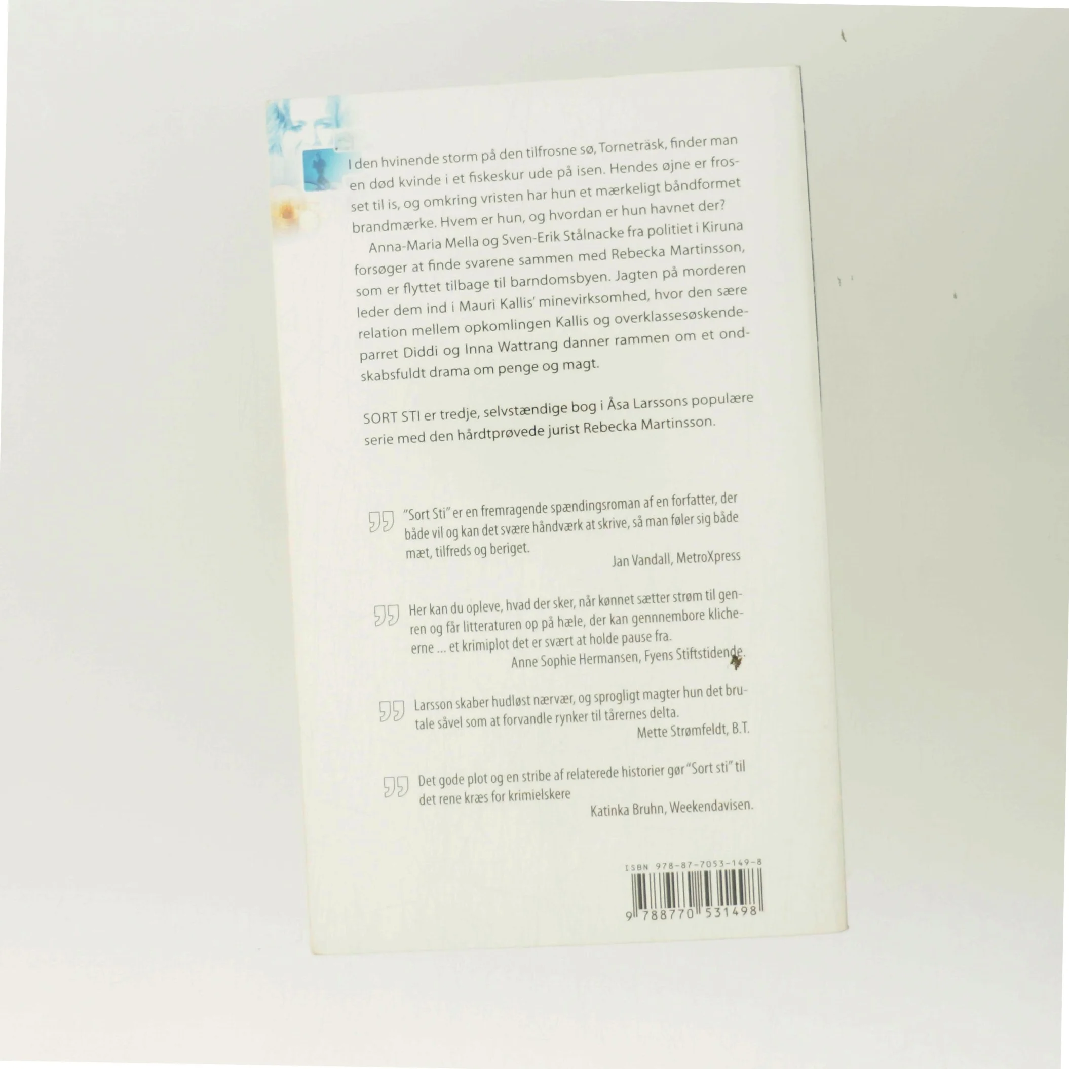 Sort sti af Åsa Larsson (Bog)