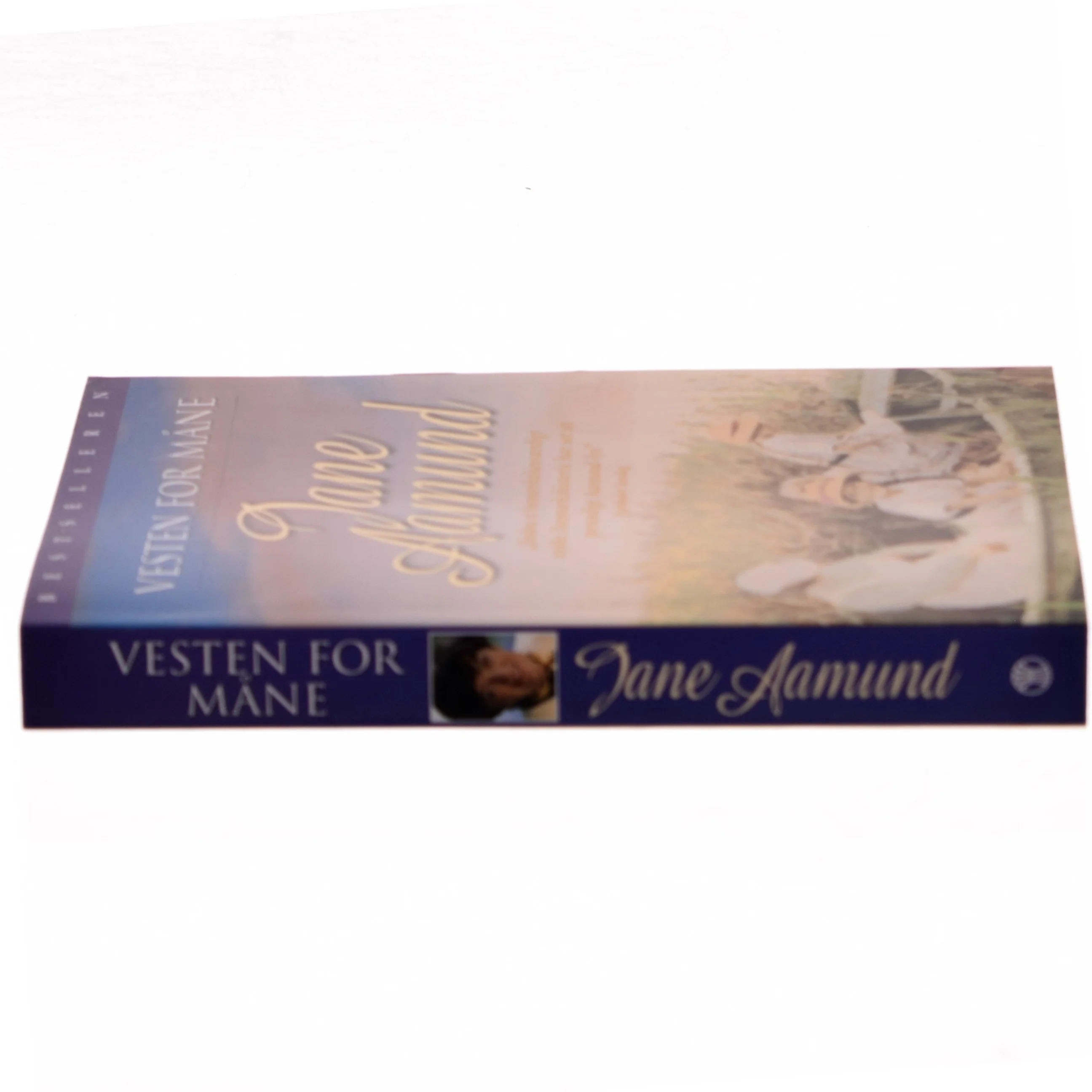 Vesten for måne af Jane Aamund (Bog)