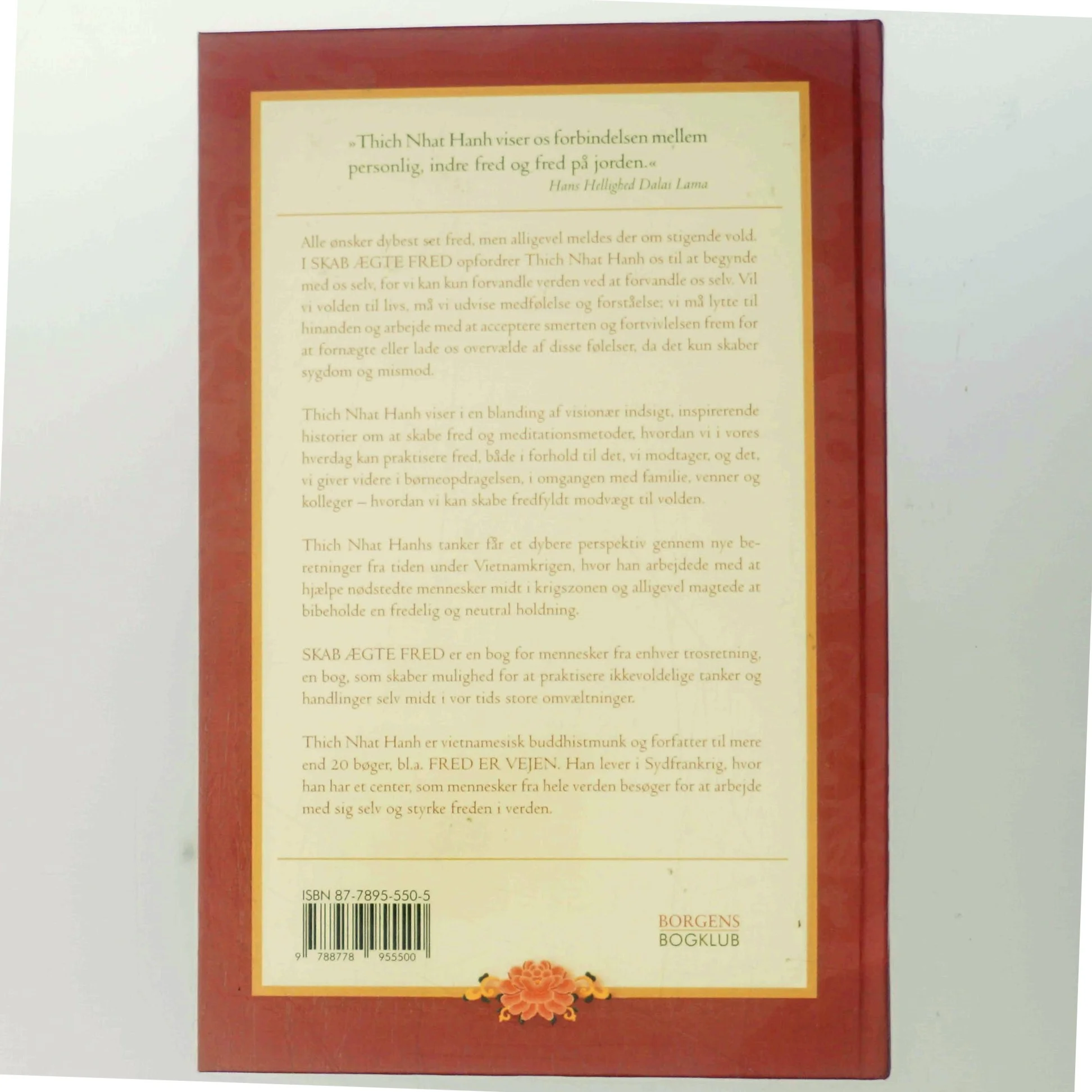 Skab ægte fred : stop volden i dig selv, i din familie, i samfundet og i verden af Nhât Hanh (Bog)