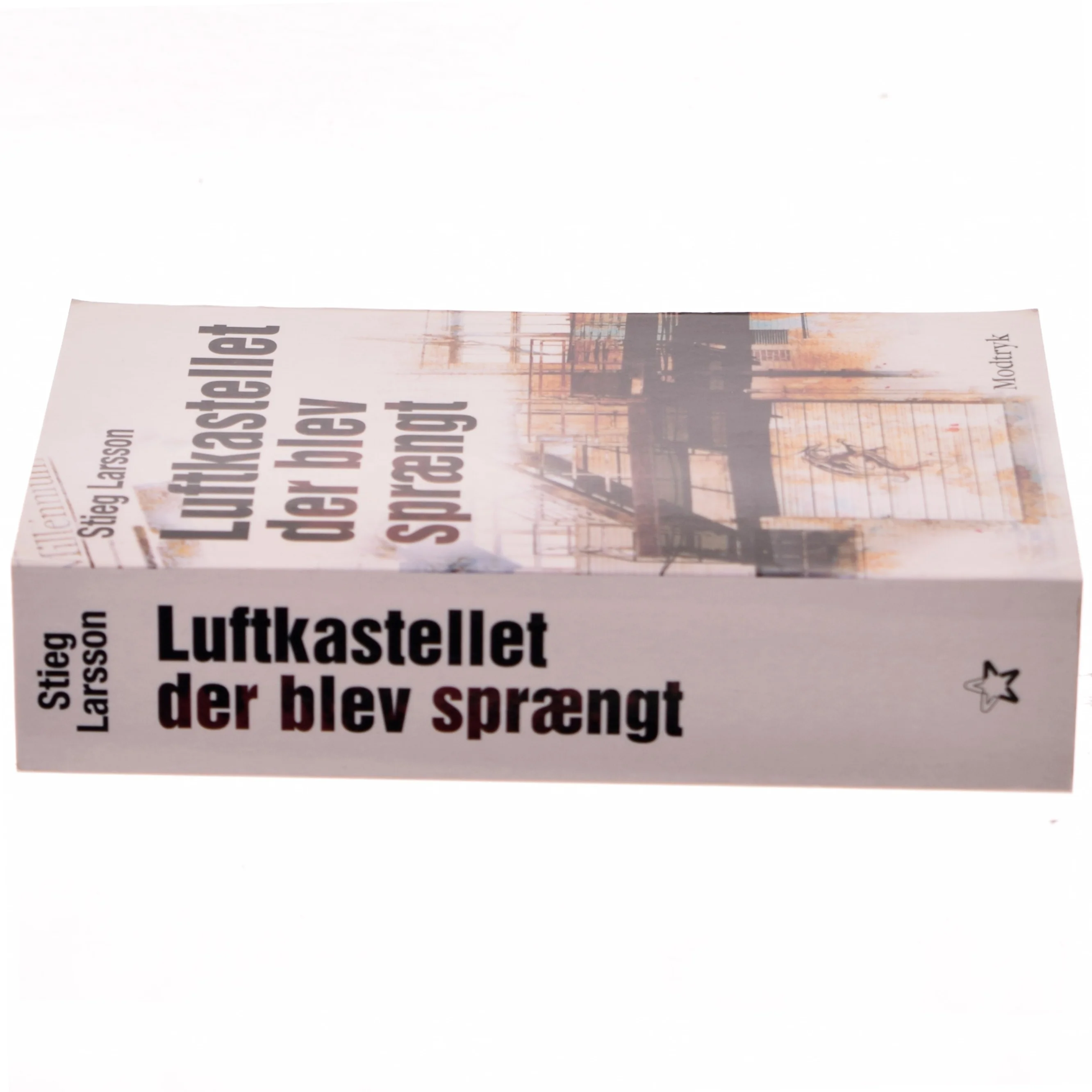 Luftkastellet Der Blev Spraengt (af Stieg Larsson) [Imported] [Paperback] (Danish) (Millennium, 3. Bind) af Stieg Larsson (Bog)