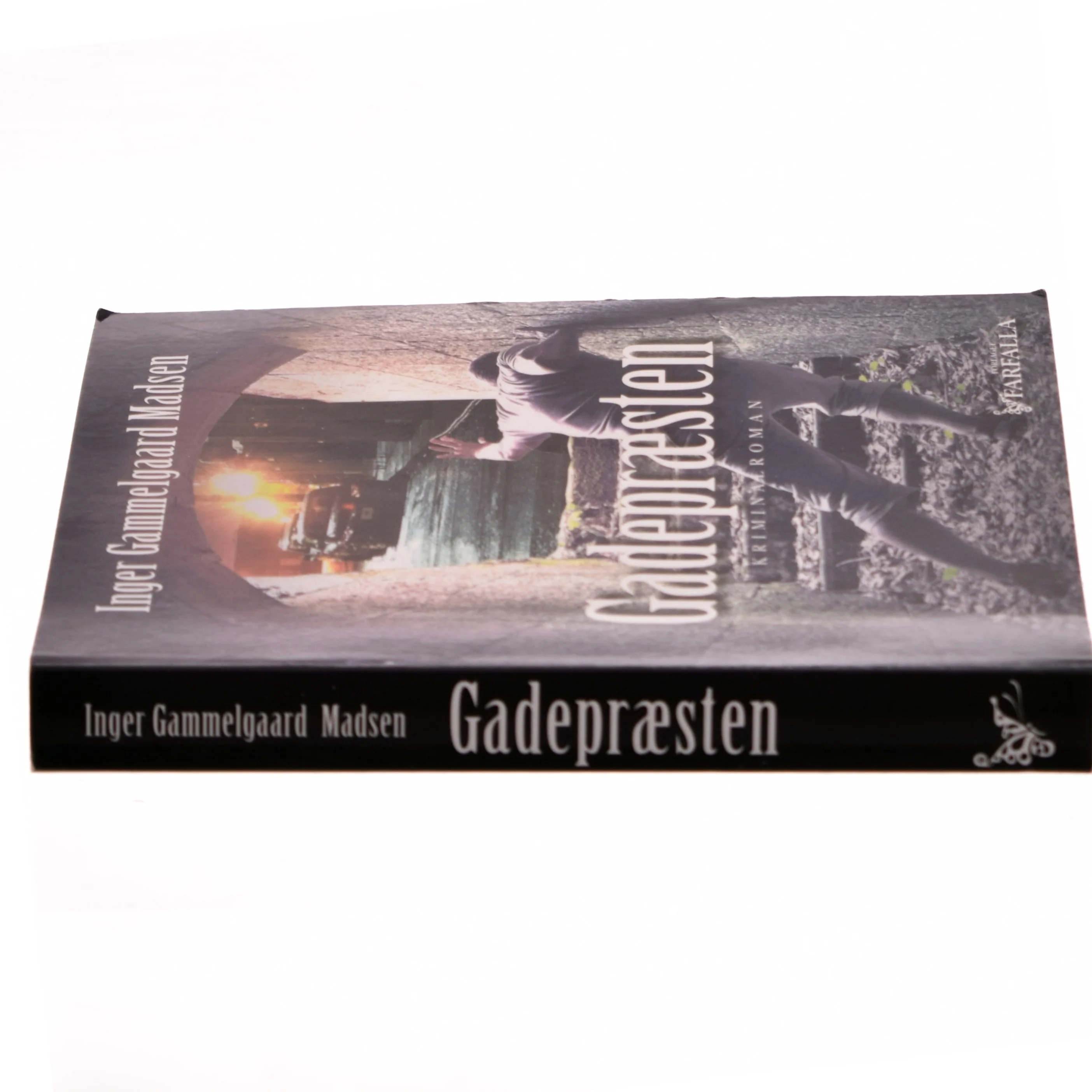 Gadepræsten : kriminalroman af Inger Gammelgaard Madsen (Bog)
