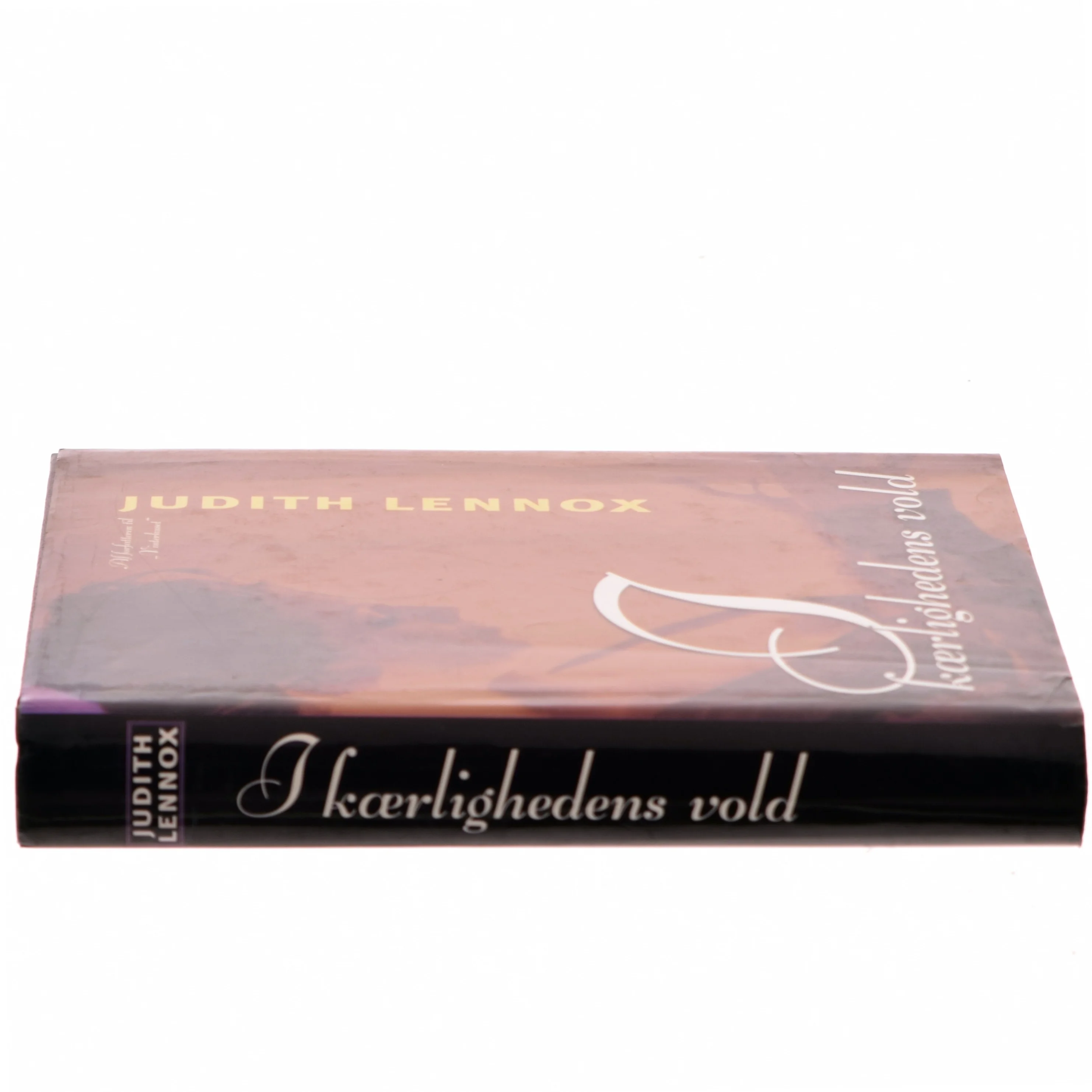 I kærlighedens vold af Judith Lennox (Bog)