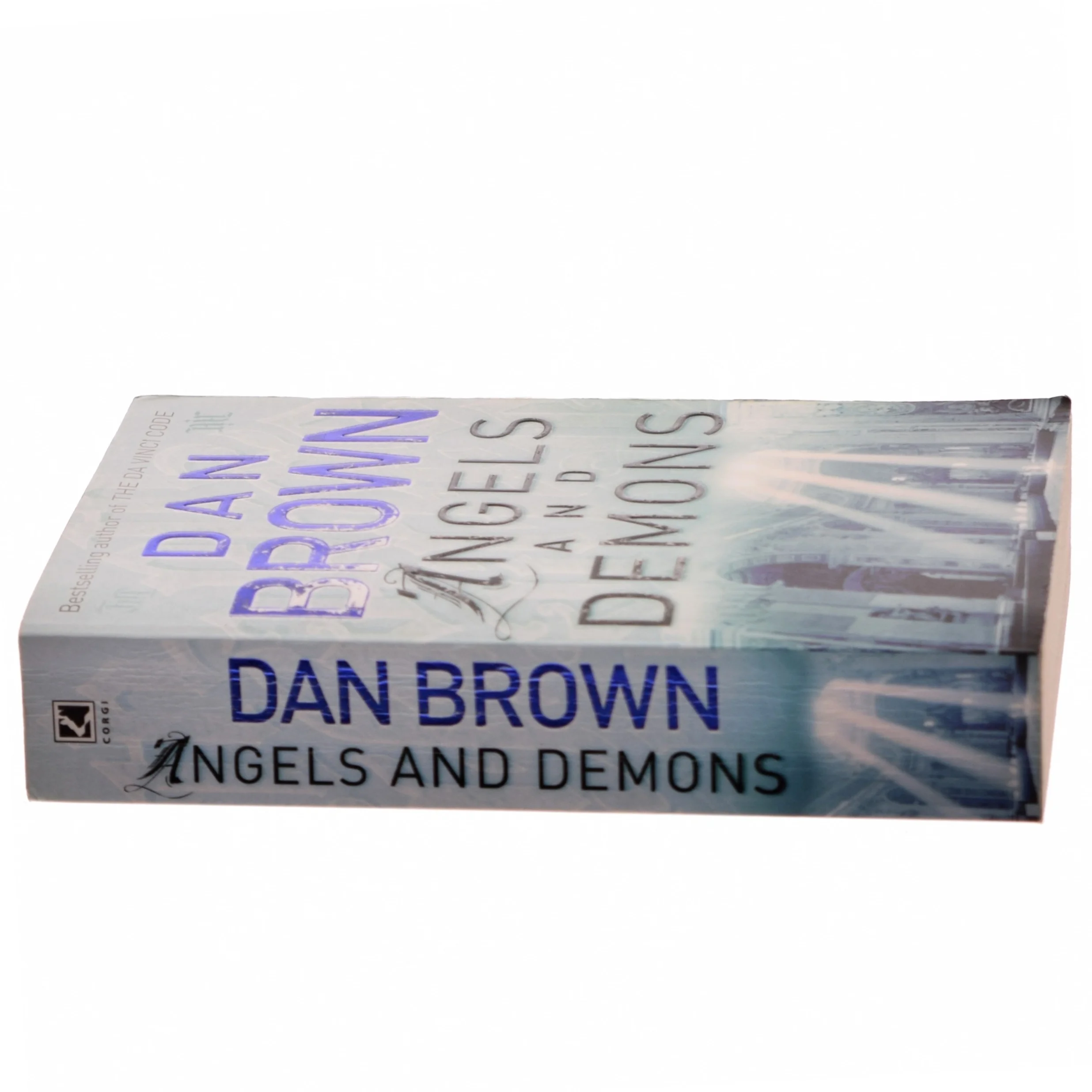 Angels and Demons by Dan Brown af Brown, Dan (Bog)
